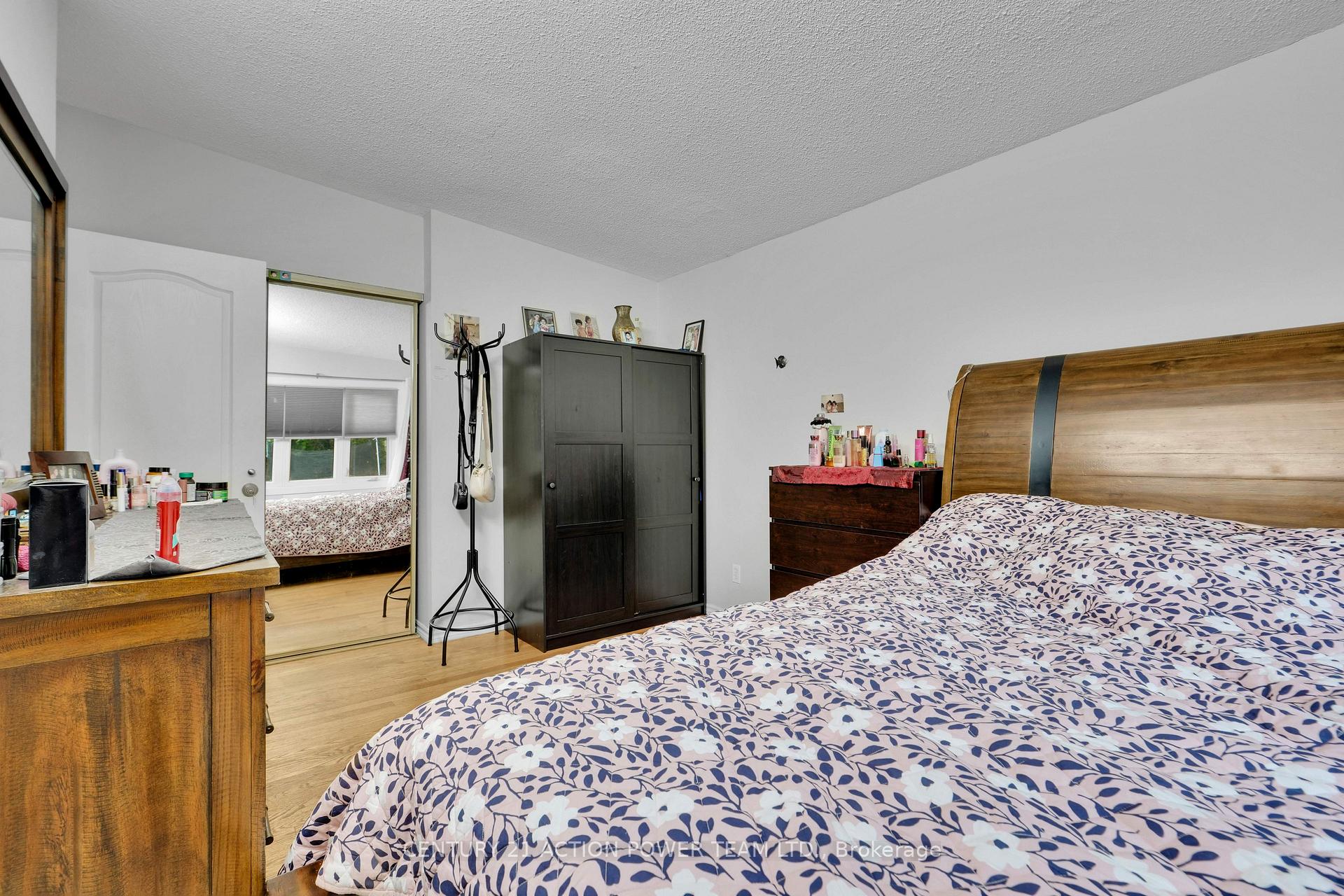 Photo 30 of 1299 Meadowlands Drive E, Ottawa, City View/Skyline/Fisher Heights/Parkwood Hills — HOMEH