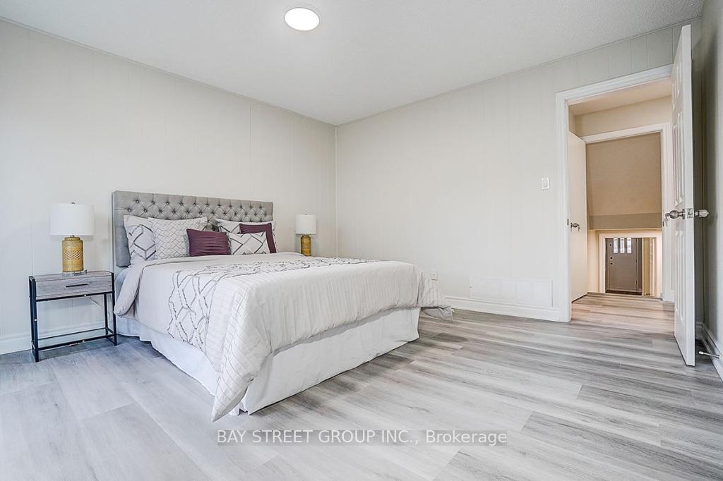 Photo 5 of Unit Ground & Basement, 269 Shawnee Circle, North York, Pleasant View — HOMEH
