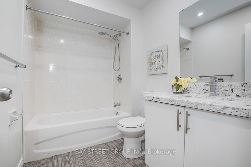 Photo 9 of Unit Ground & Basement, 269 Shawnee Circle, North York, Pleasant View — HOMEH