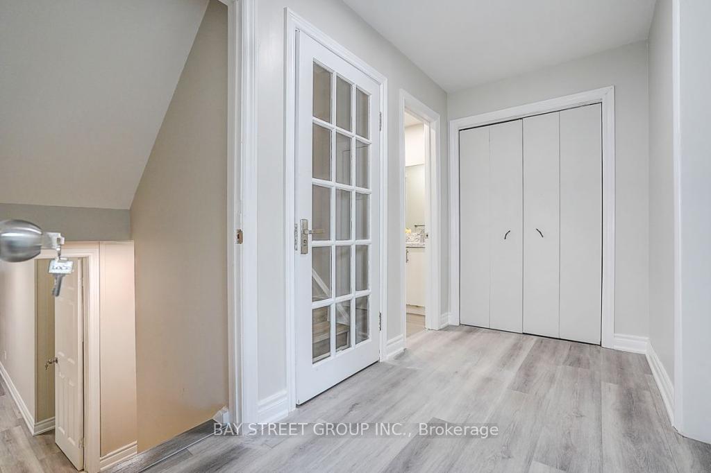 Photo 10 of Unit Ground & Basement, 269 Shawnee Circle, North York, Pleasant View — HOMEH