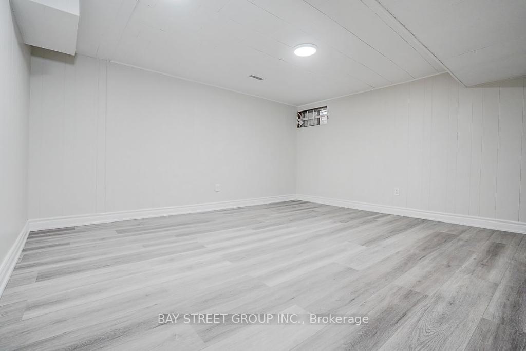 Photo 13 of Unit Ground & Basement, 269 Shawnee Circle, North York, Pleasant View — HOMEH