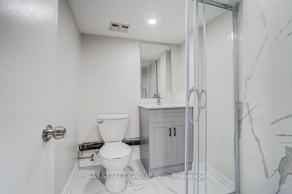 Photo 15 of Unit Ground & Basement, 269 Shawnee Circle, North York, Pleasant View — HOMEH