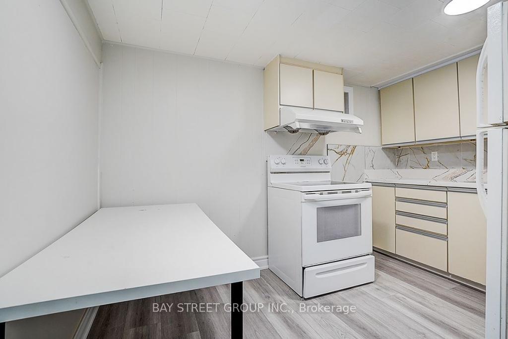 Photo 17 of Unit Ground & Basement, 269 Shawnee Circle, North York, Pleasant View — HOMEH
