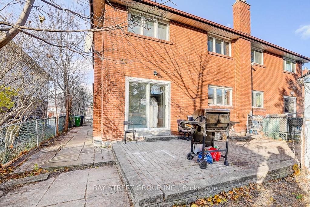 Photo 19 of Unit Ground & Basement, 269 Shawnee Circle, North York, Pleasant View — HOMEH