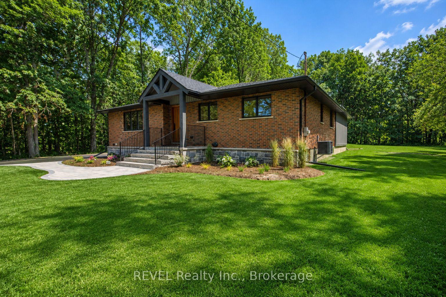 Photo 3 of 8780 Brown Road, Niagara Falls, Brown — HOMEH