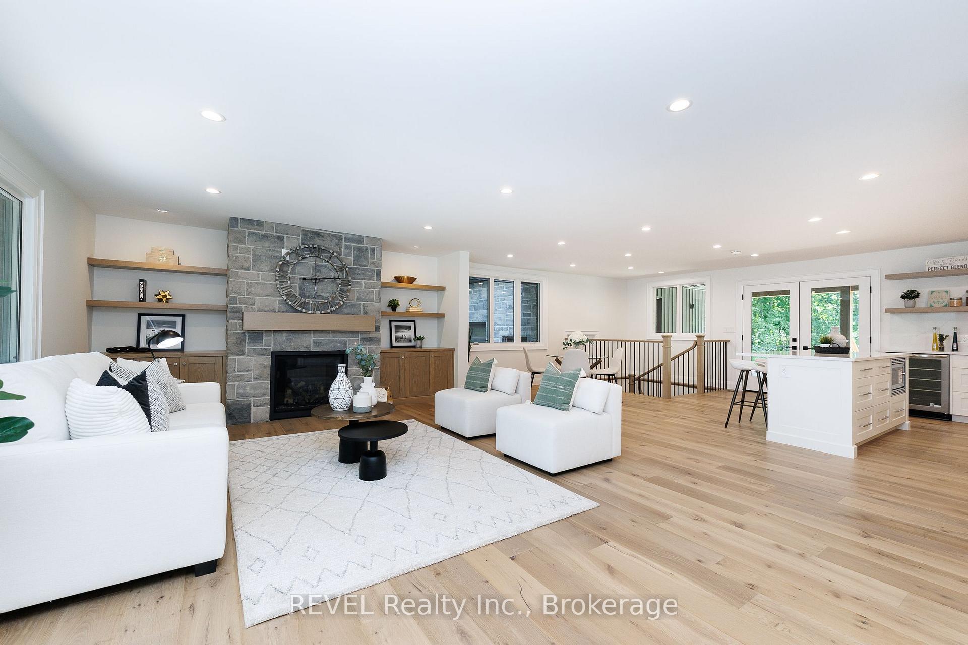 Photo 4 of 8780 Brown Road, Niagara Falls, Brown — HOMEH