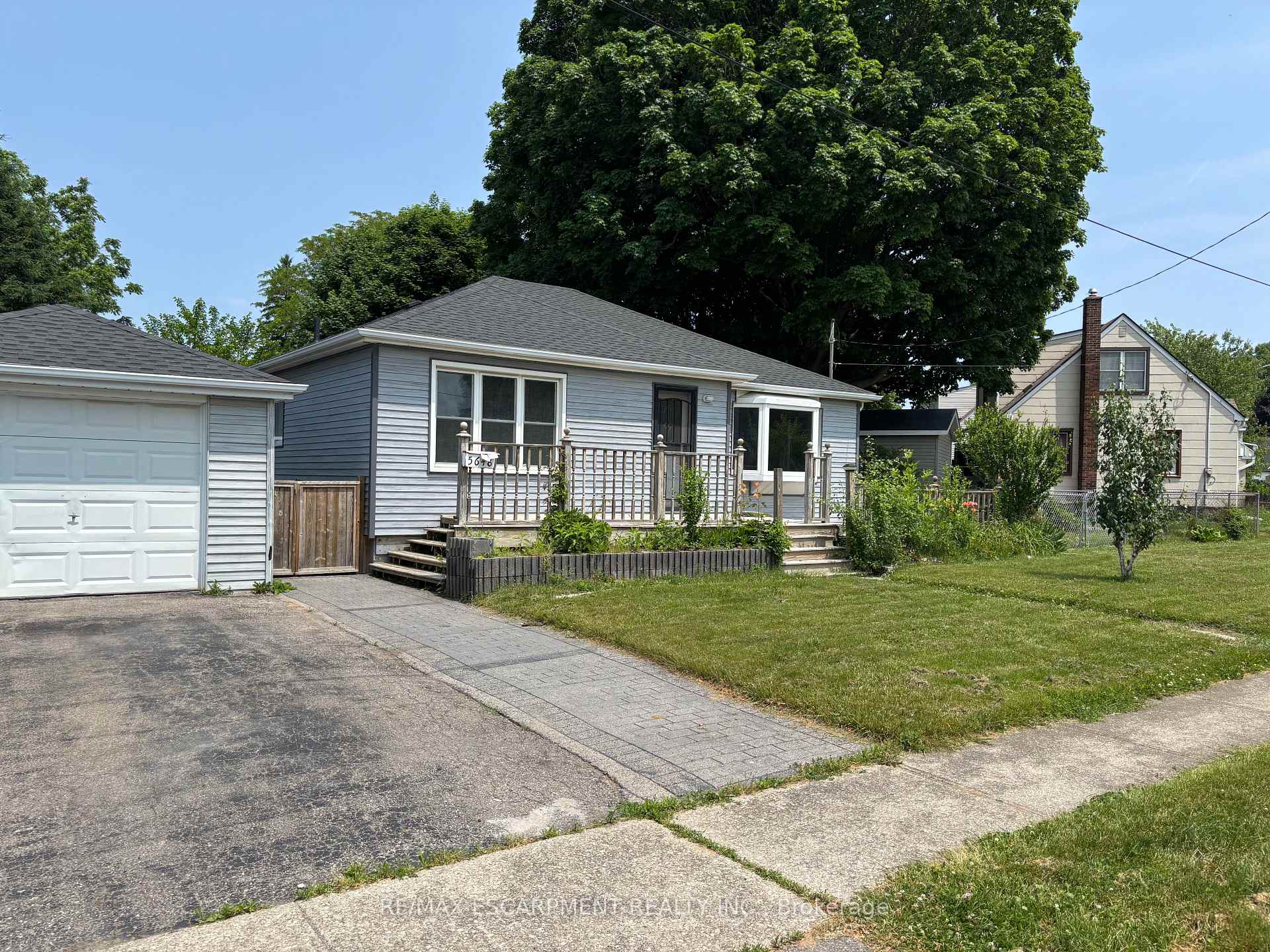 Front of 5648 Royal Manor Drive