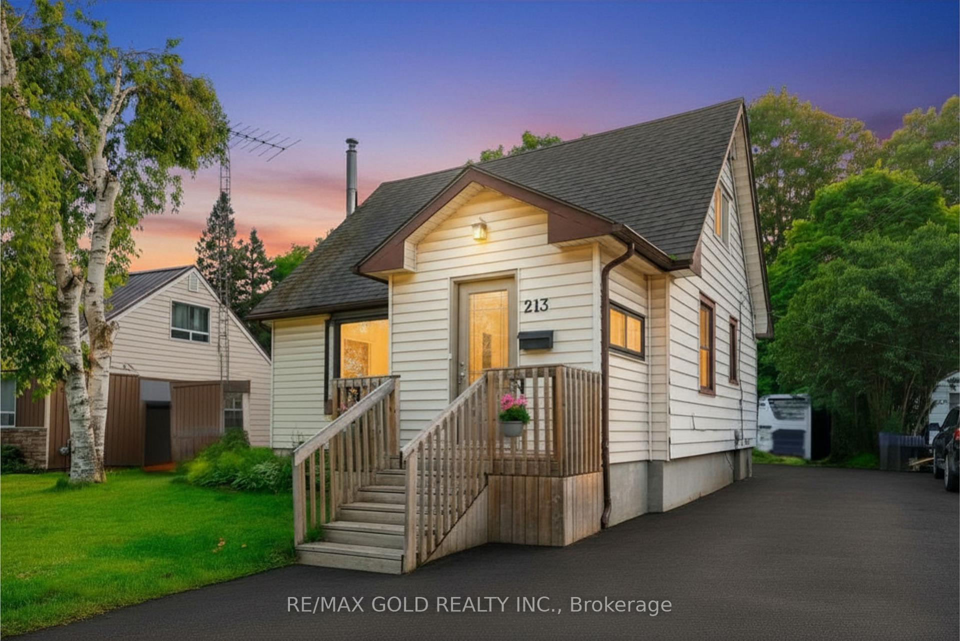 Photo 1 of 213 Mason Boulevard, Halton Hills, Acton — HOMEH