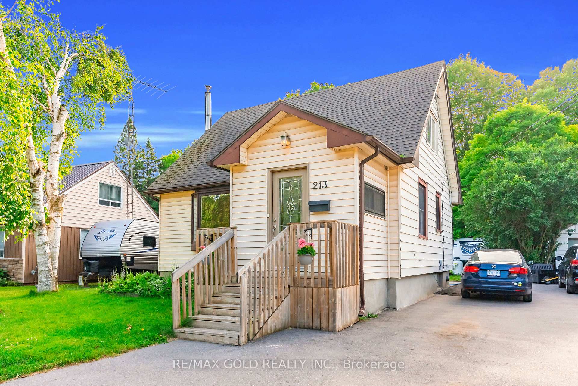 Photo 46 of 213 Mason Boulevard, Halton Hills, Acton — HOMEH