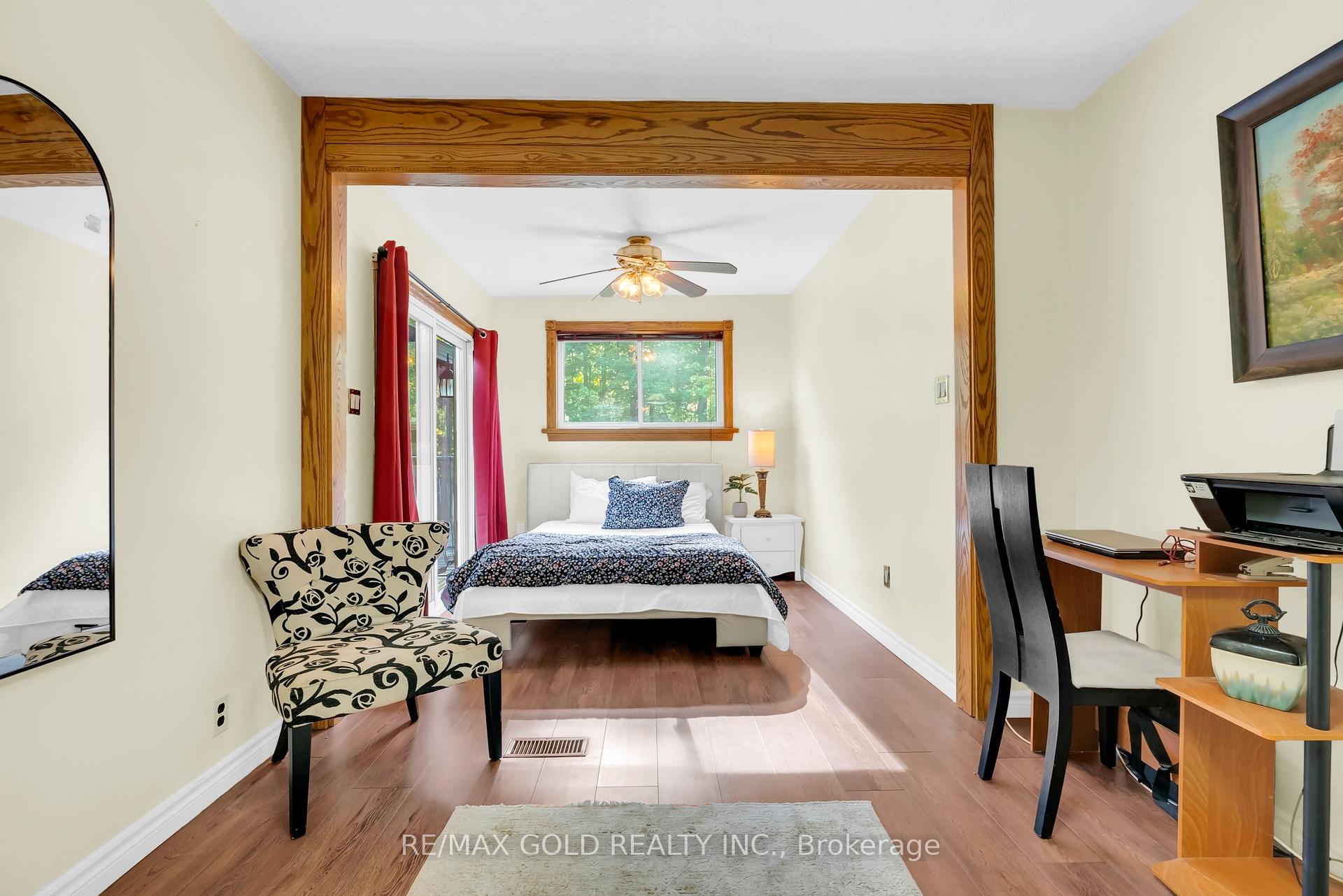Photo 9 of 213 Mason Boulevard, Halton Hills, Acton — HOMEH