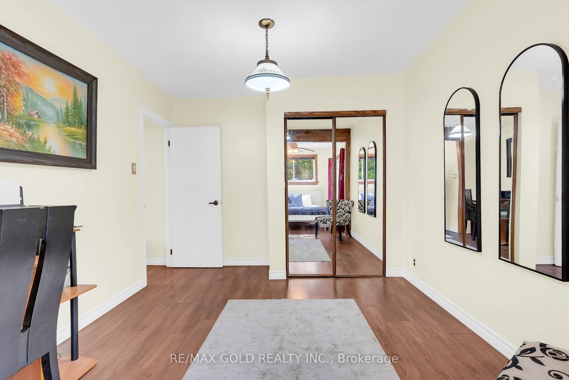 Photo 10 of 213 Mason Boulevard, Halton Hills, Acton — HOMEH