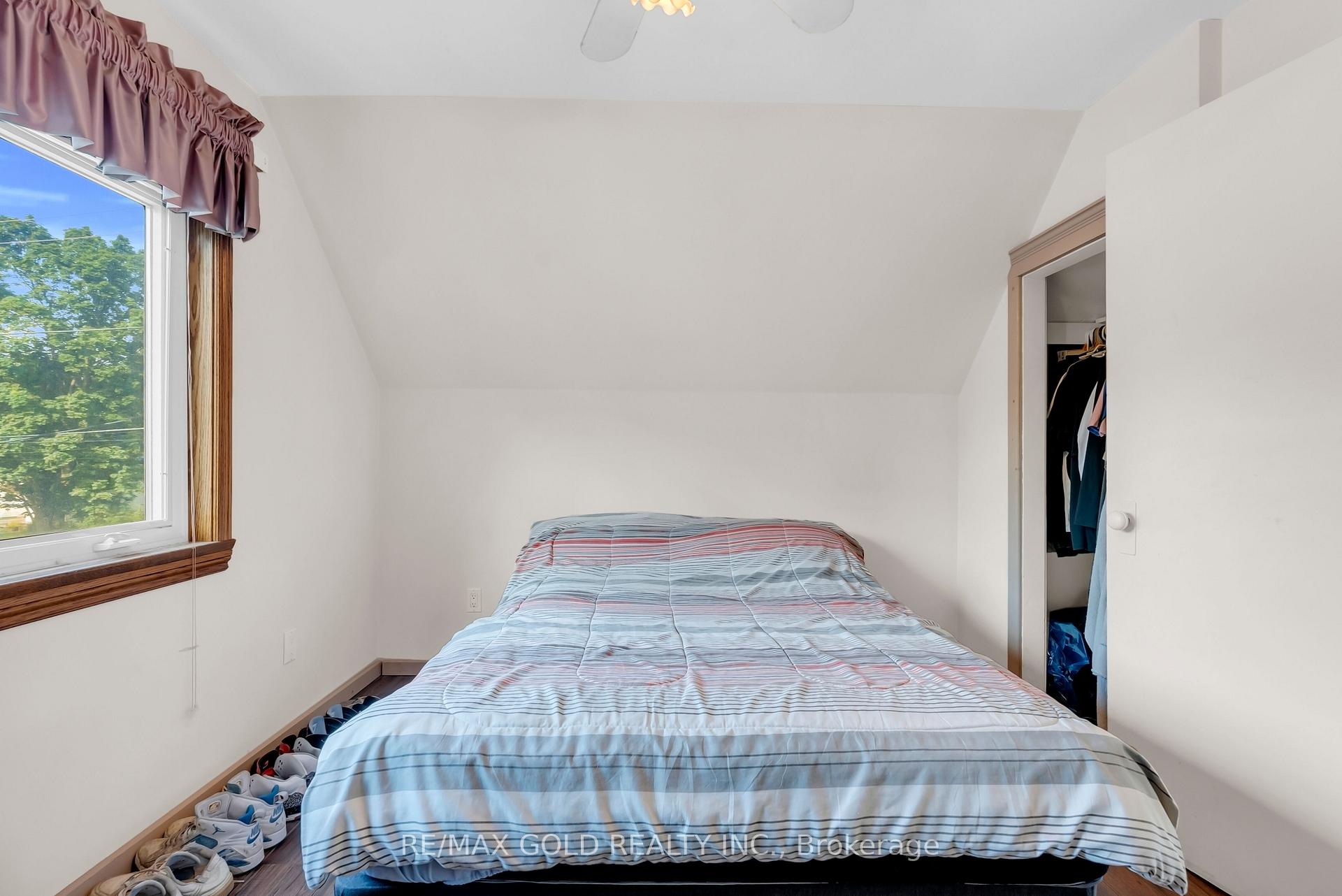 Photo 22 of 213 Mason Boulevard, Halton Hills, Acton — HOMEH