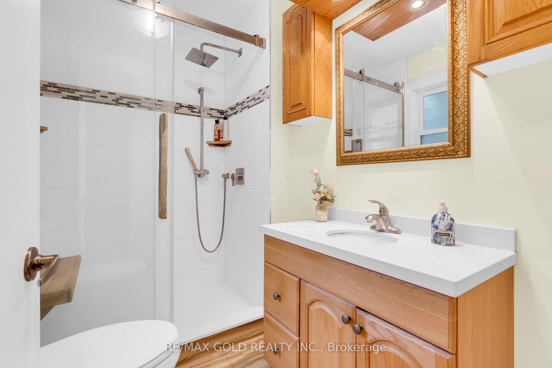 Photo 17 of 213 Mason Boulevard, Halton Hills, Acton — HOMEH