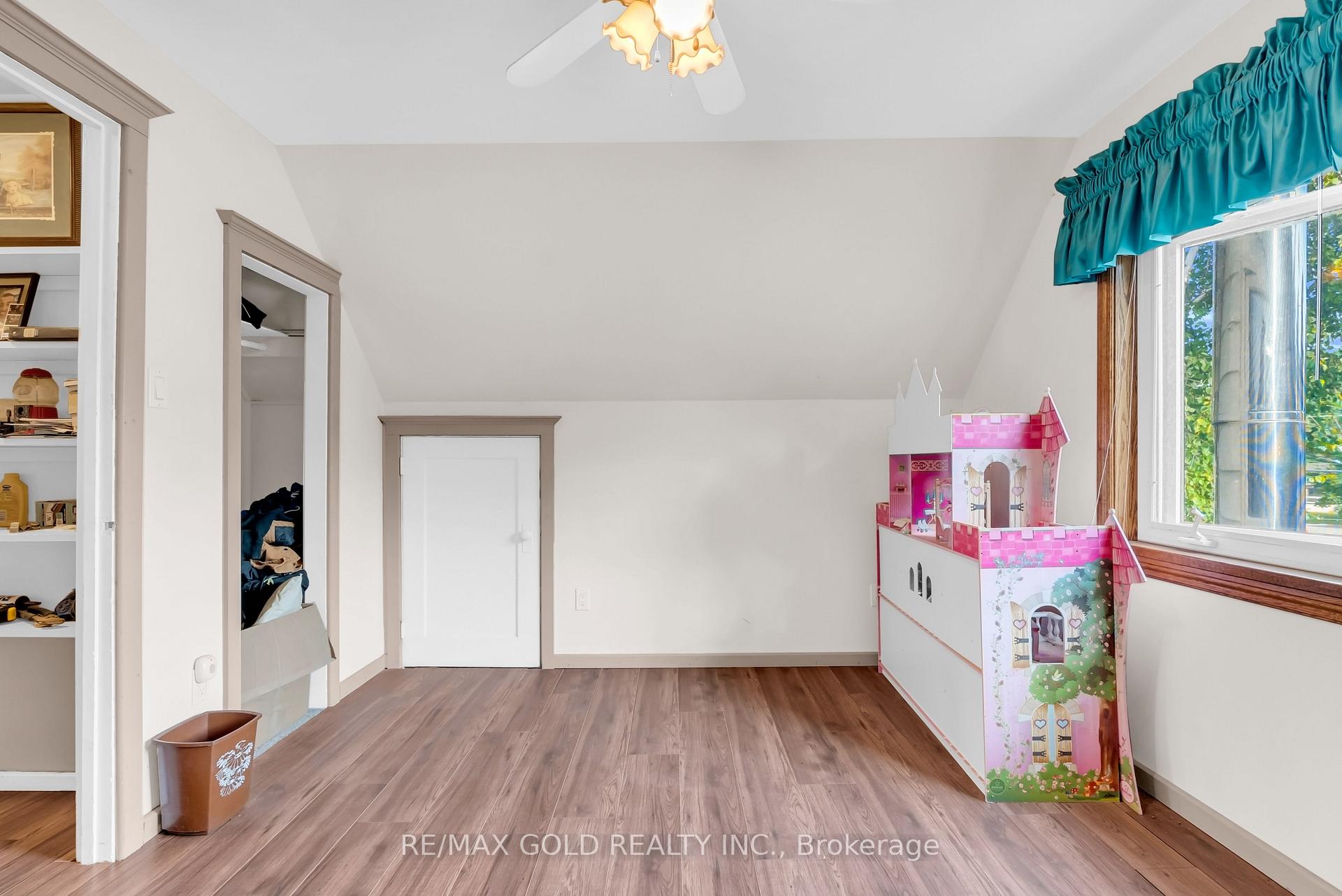 Photo 24 of 213 Mason Boulevard, Halton Hills, Acton — HOMEH