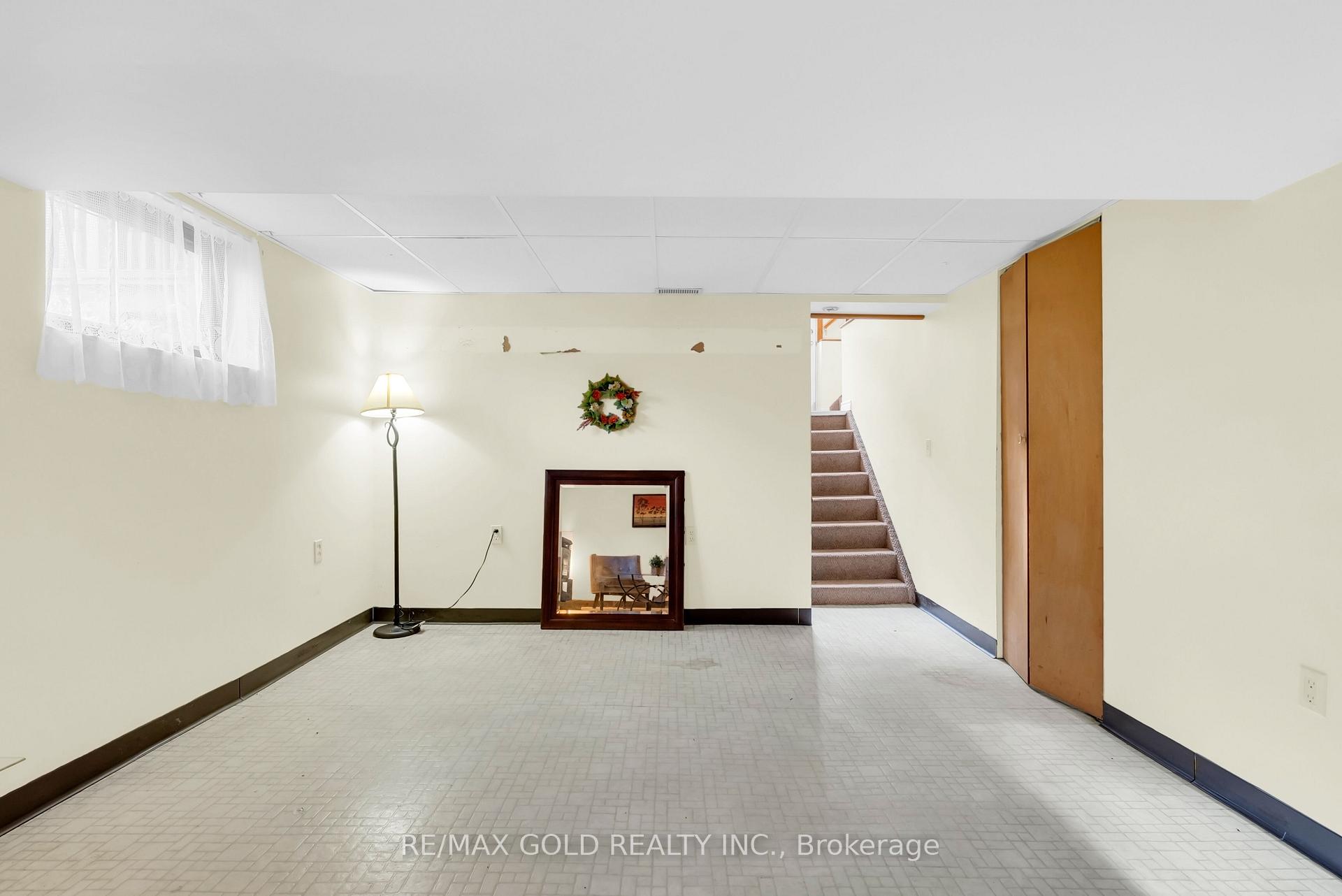 Photo 28 of 213 Mason Boulevard, Halton Hills, Acton — HOMEH