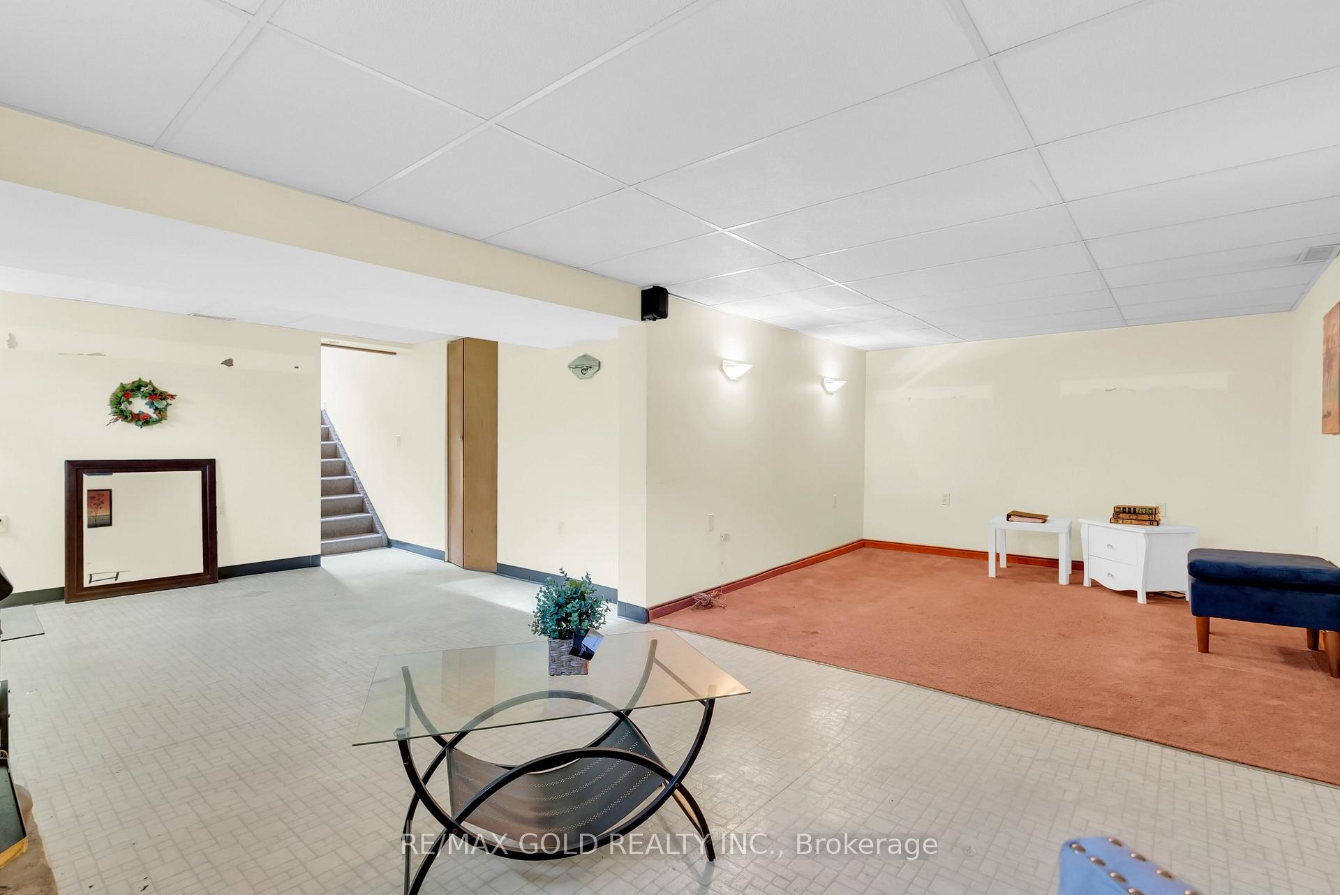 Photo 29 of 213 Mason Boulevard, Halton Hills, Acton — HOMEH