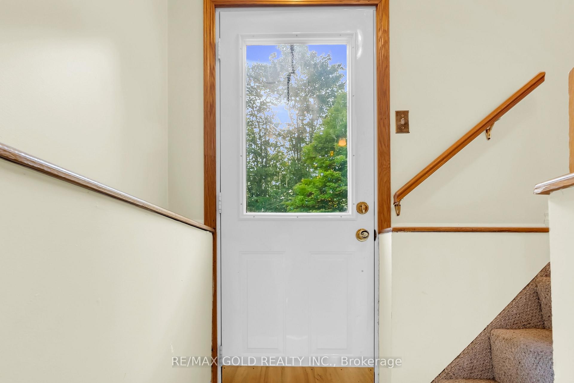 Photo 31 of 213 Mason Boulevard, Halton Hills, Acton — HOMEH