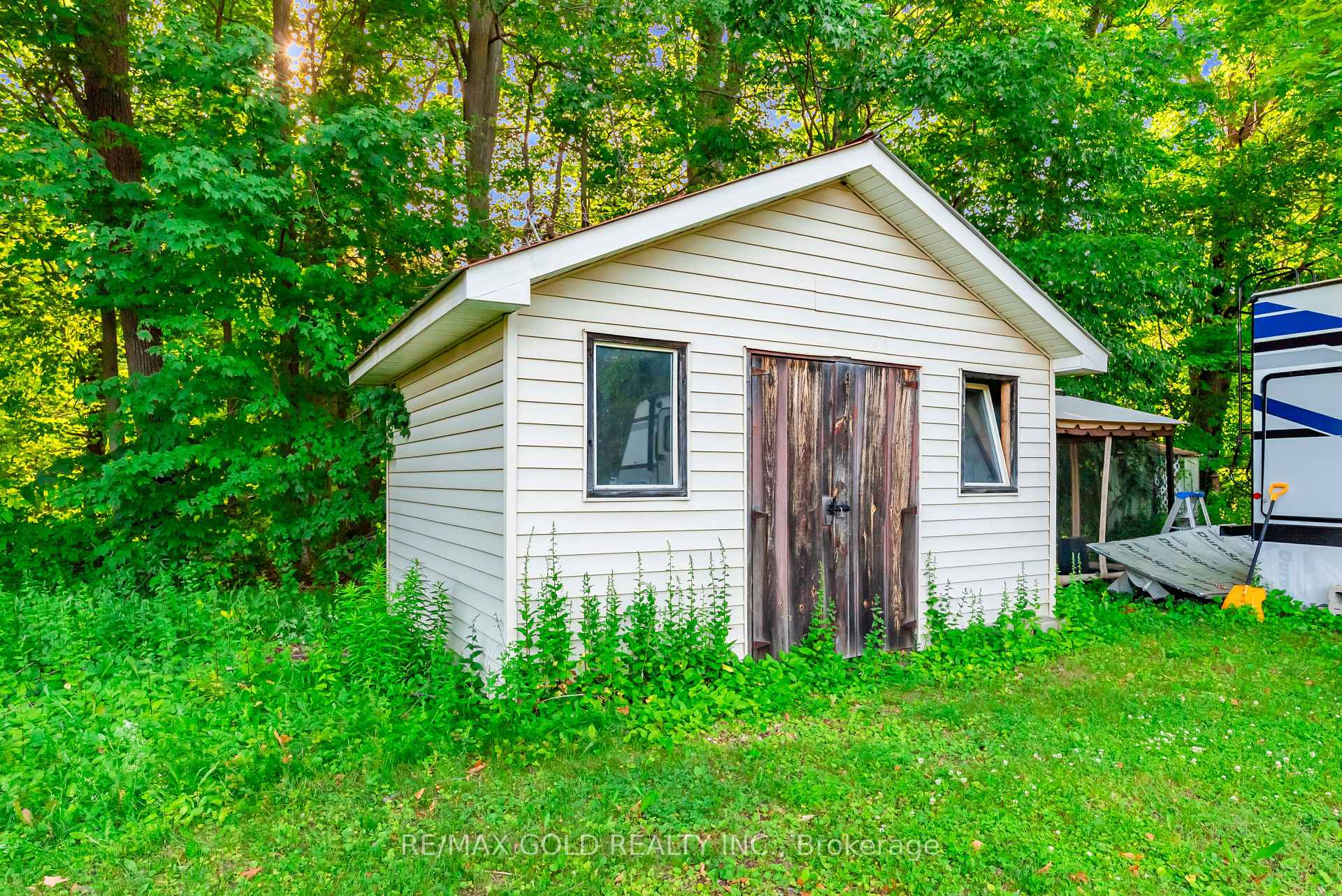 Photo 34 of 213 Mason Boulevard, Halton Hills, Acton — HOMEH