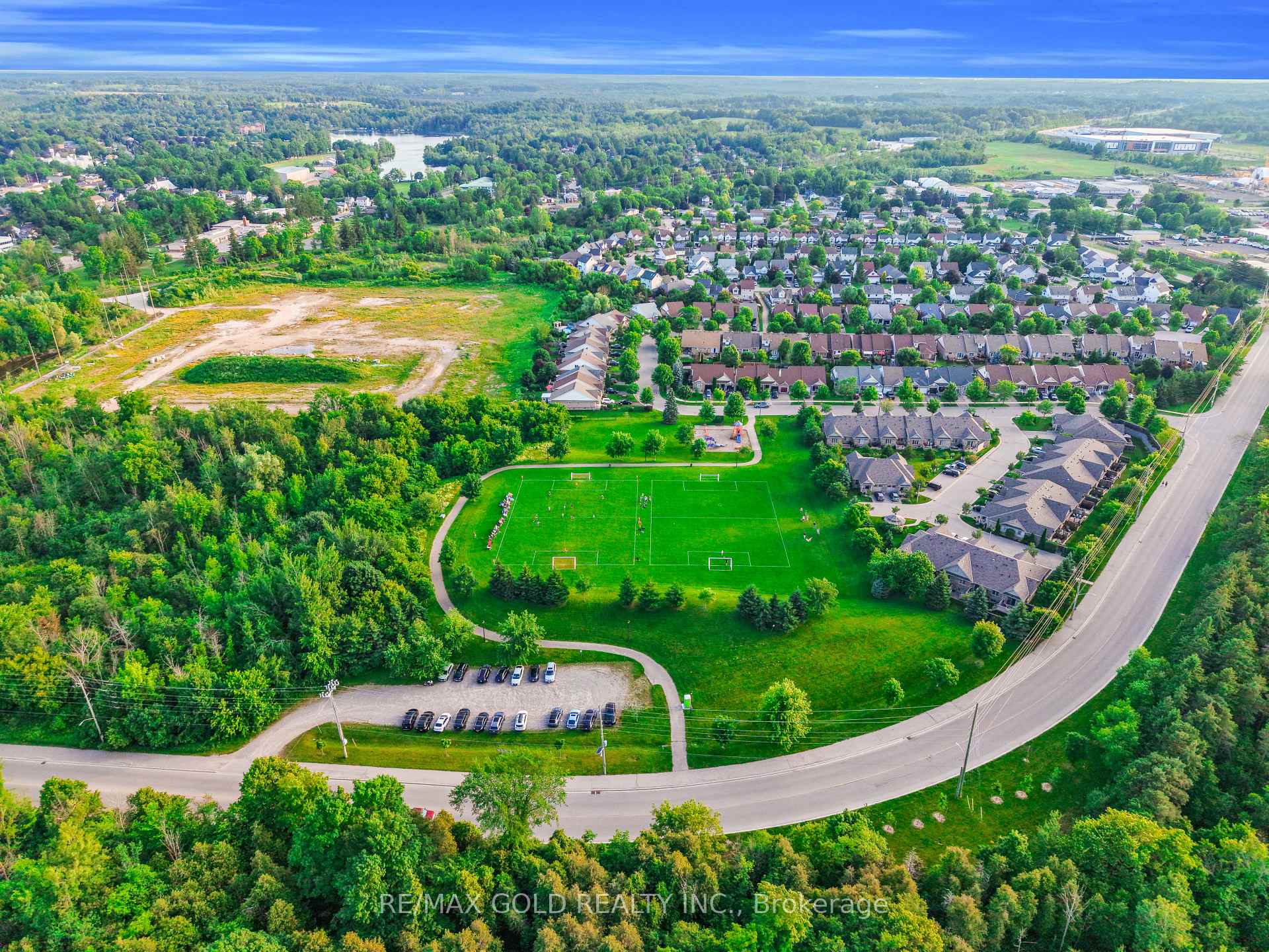 Photo 35 of 213 Mason Boulevard, Halton Hills, Acton — HOMEH