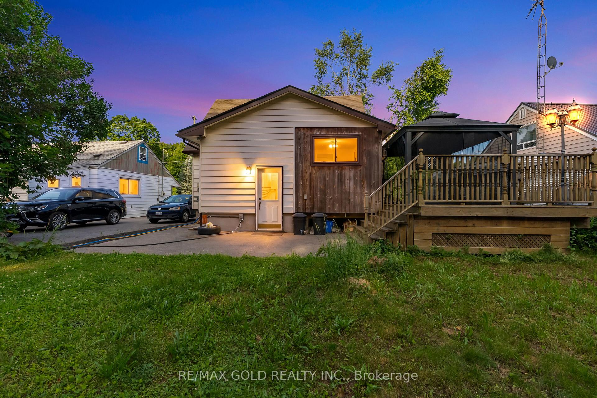 Photo 37 of 213 Mason Boulevard, Halton Hills, Acton — HOMEH