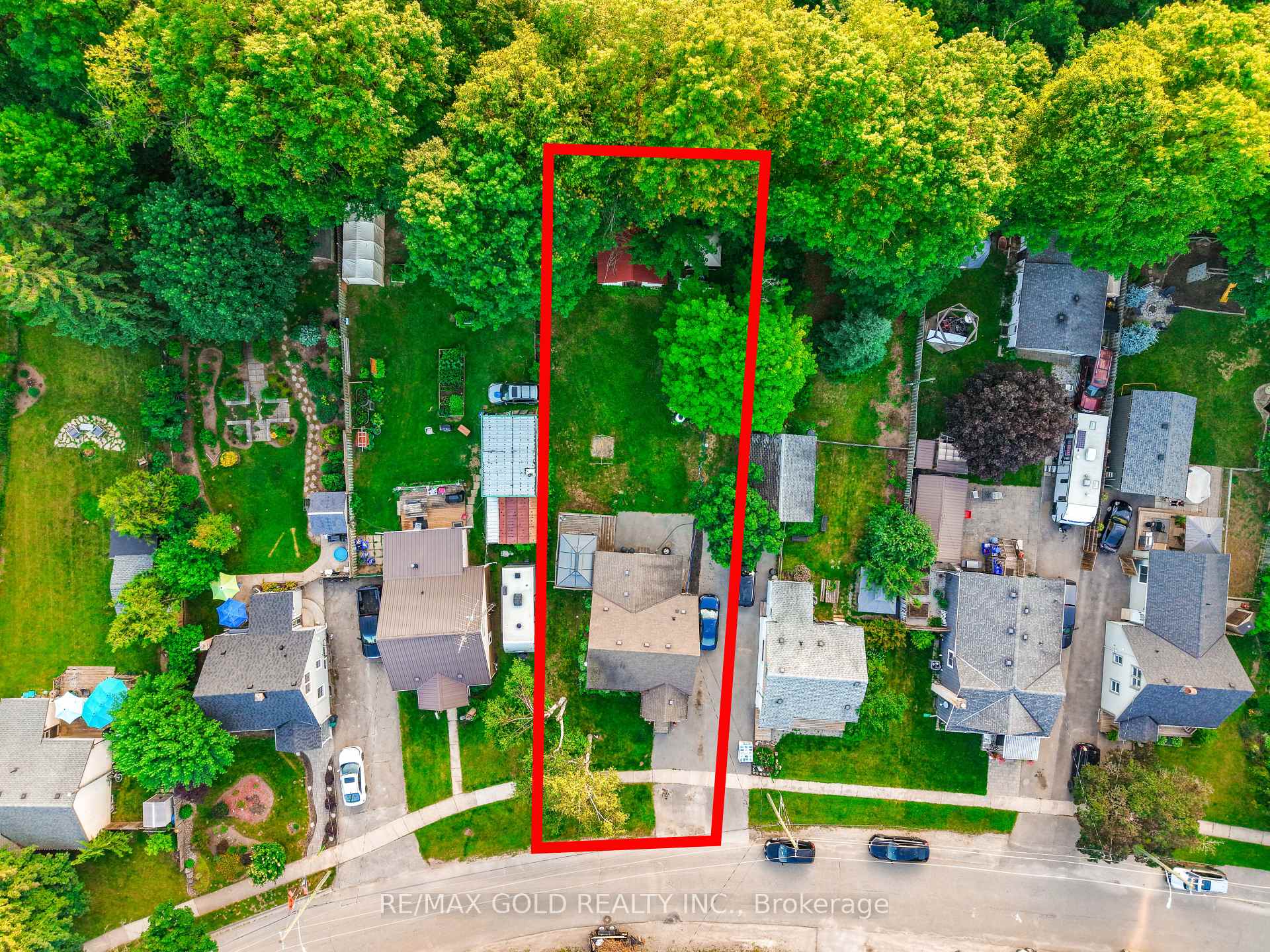 Photo 38 of 213 Mason Boulevard, Halton Hills, Acton — HOMEH