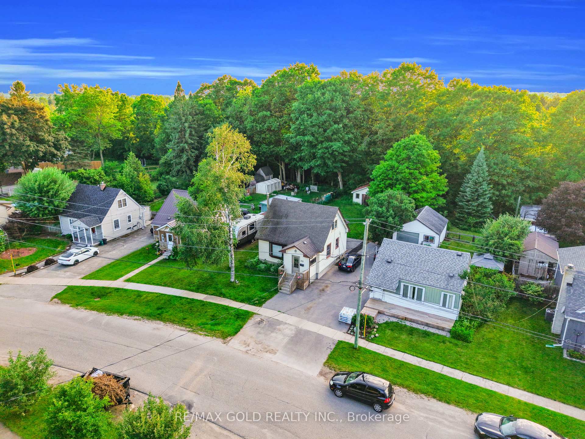 Photo 39 of 213 Mason Boulevard, Halton Hills, Acton — HOMEH