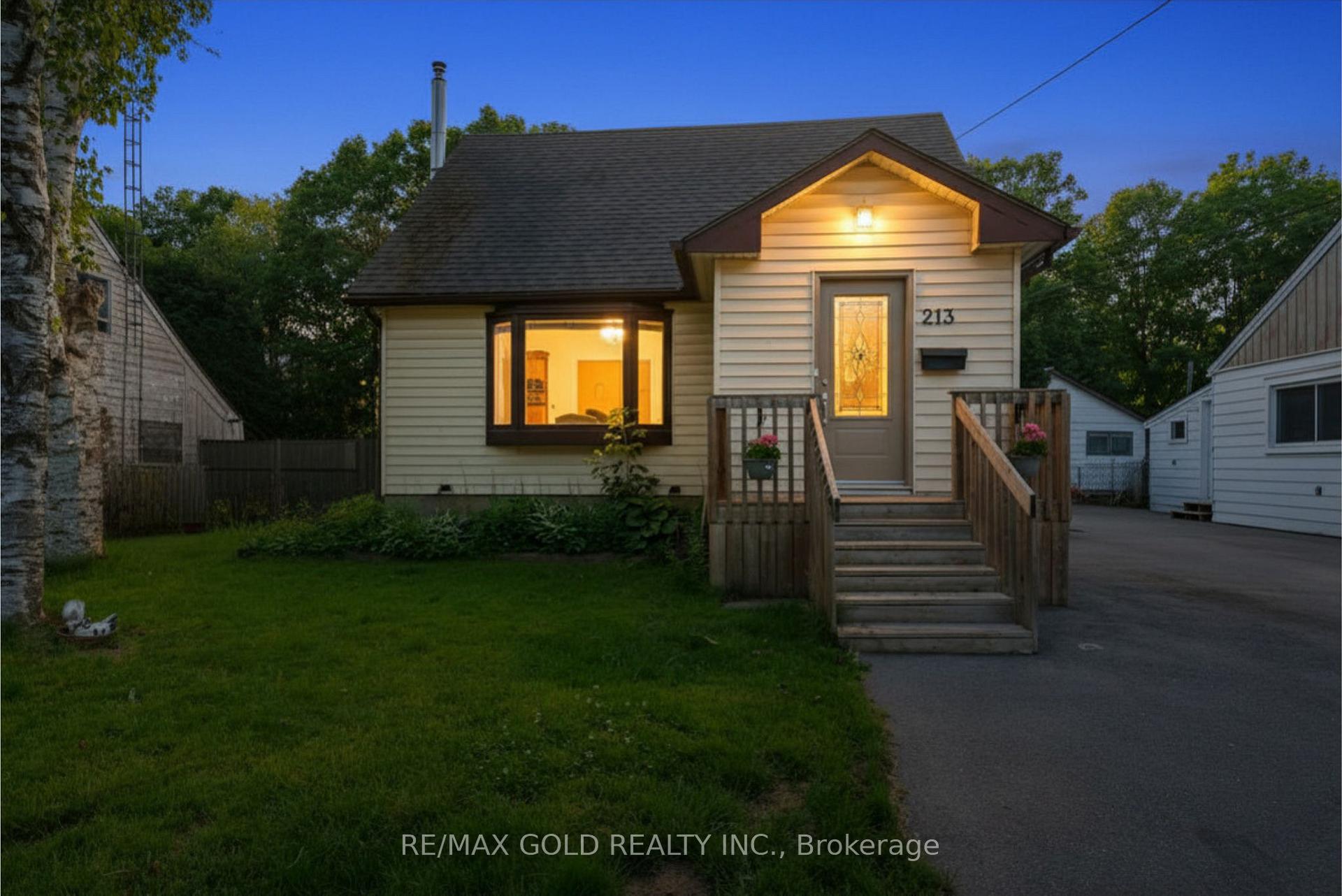 Photo 42 of 213 Mason Boulevard, Halton Hills, Acton — HOMEH