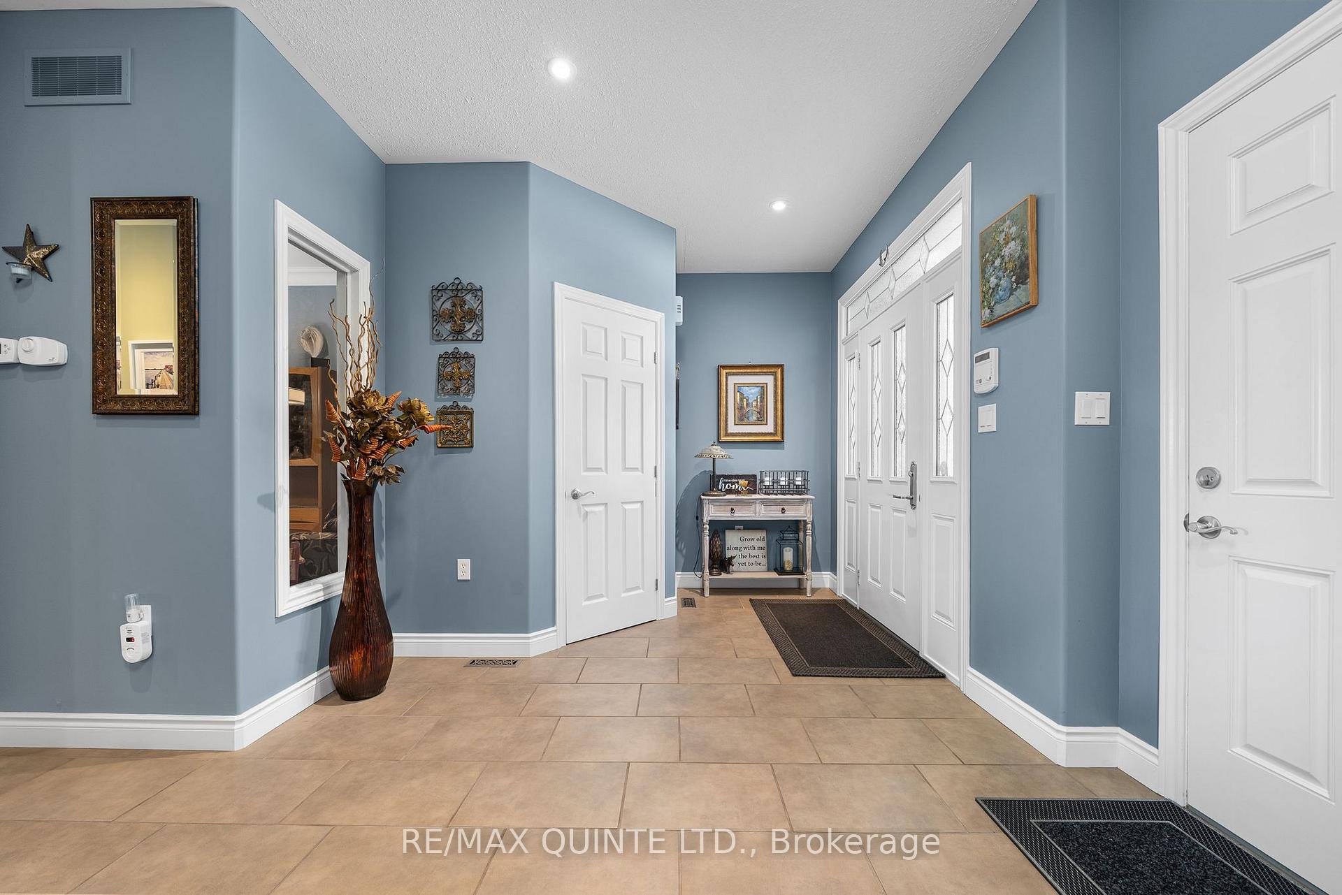 Photo 8 of 24 Gracefield Lane, Belleville, Belleville Ward — HOMEH
