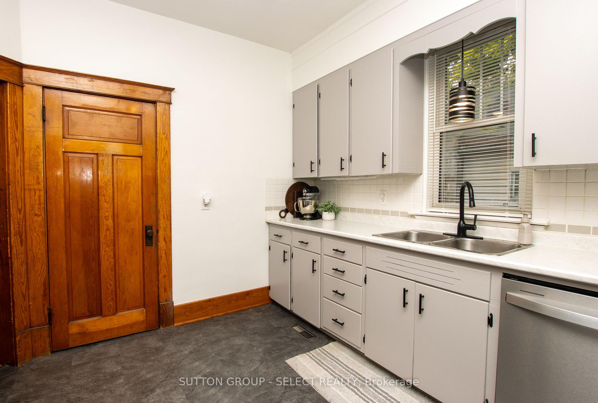 Photo 18 of 4273 Colonel Talbot Road N, London, South V — HOMEH
