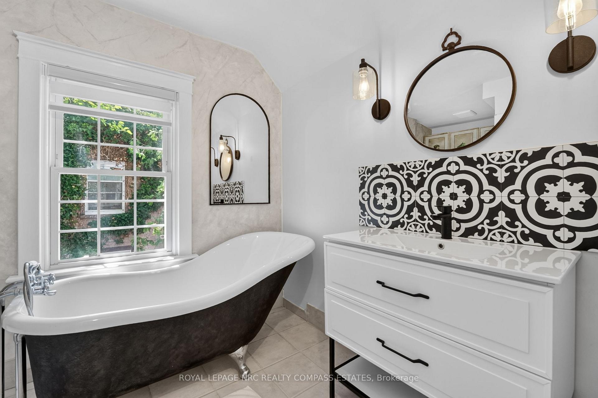 Photo 20 of 54 Glenridge Avenue, St. Catharines, Old Glenridge — HOMEH
