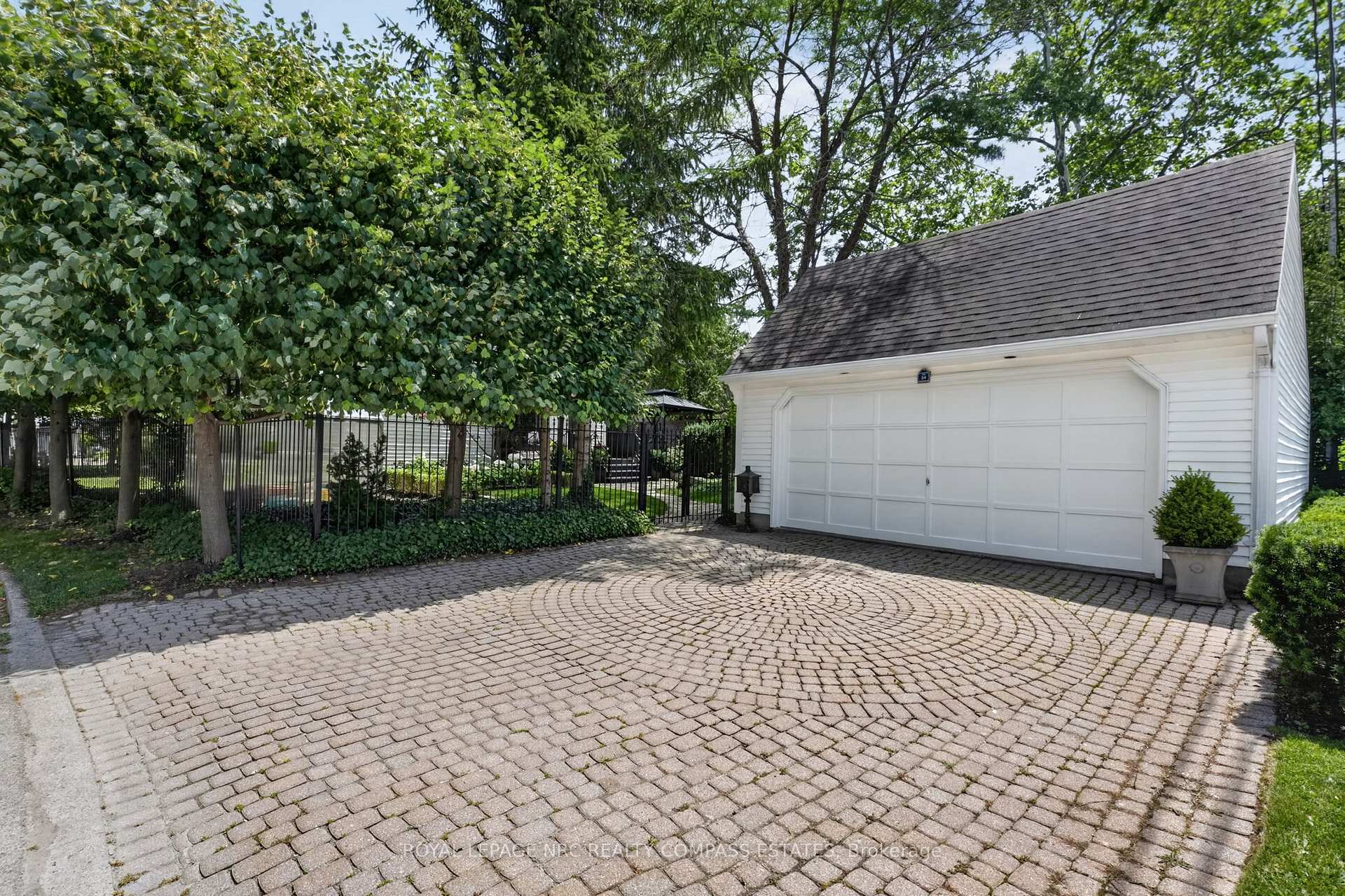 Photo 34 of 54 Glenridge Avenue, St. Catharines, Old Glenridge — HOMEH