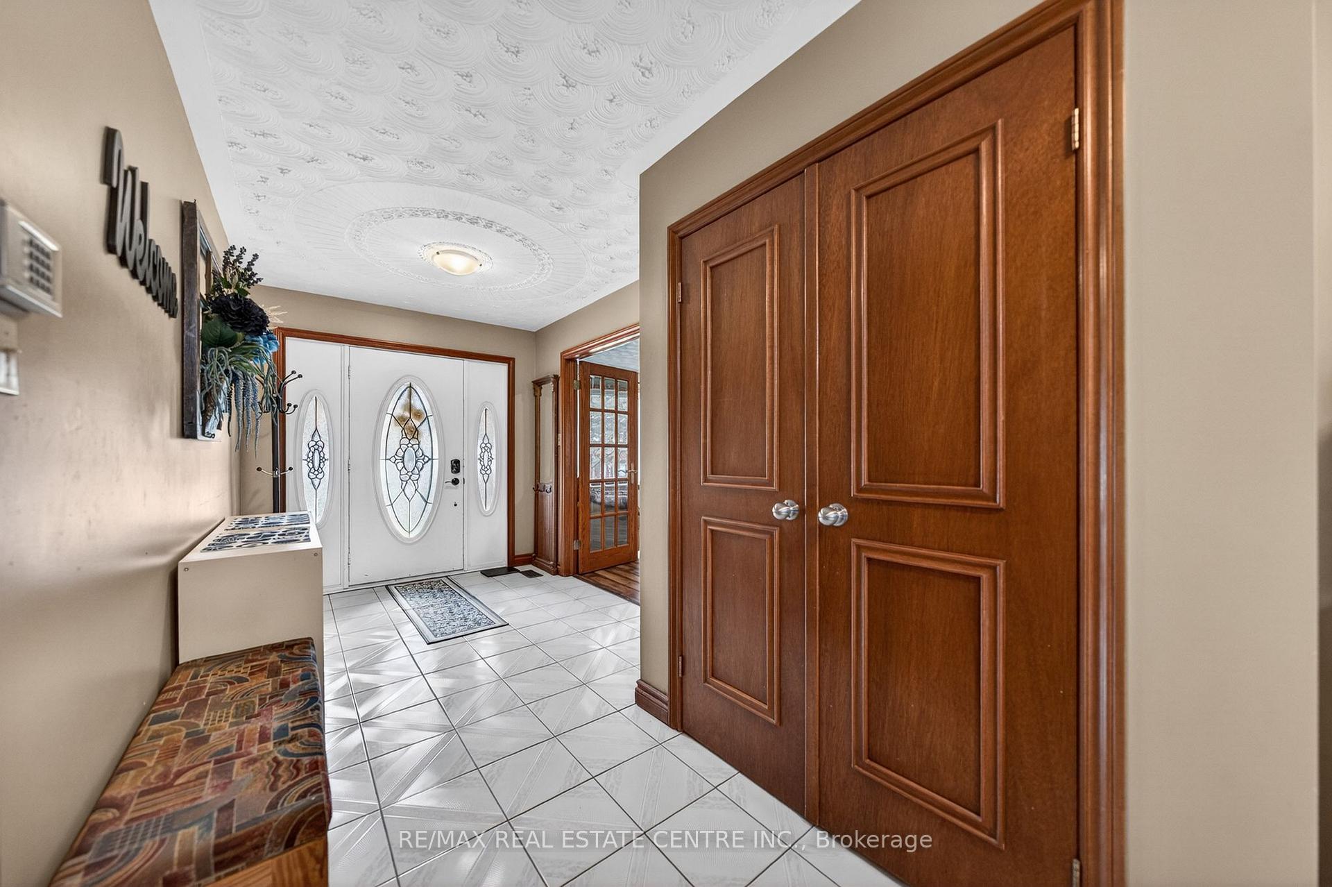 Photo 5 of 86 Chimney Hill Drive, Cambridge, Sheldon-Conestoga — HOMEH