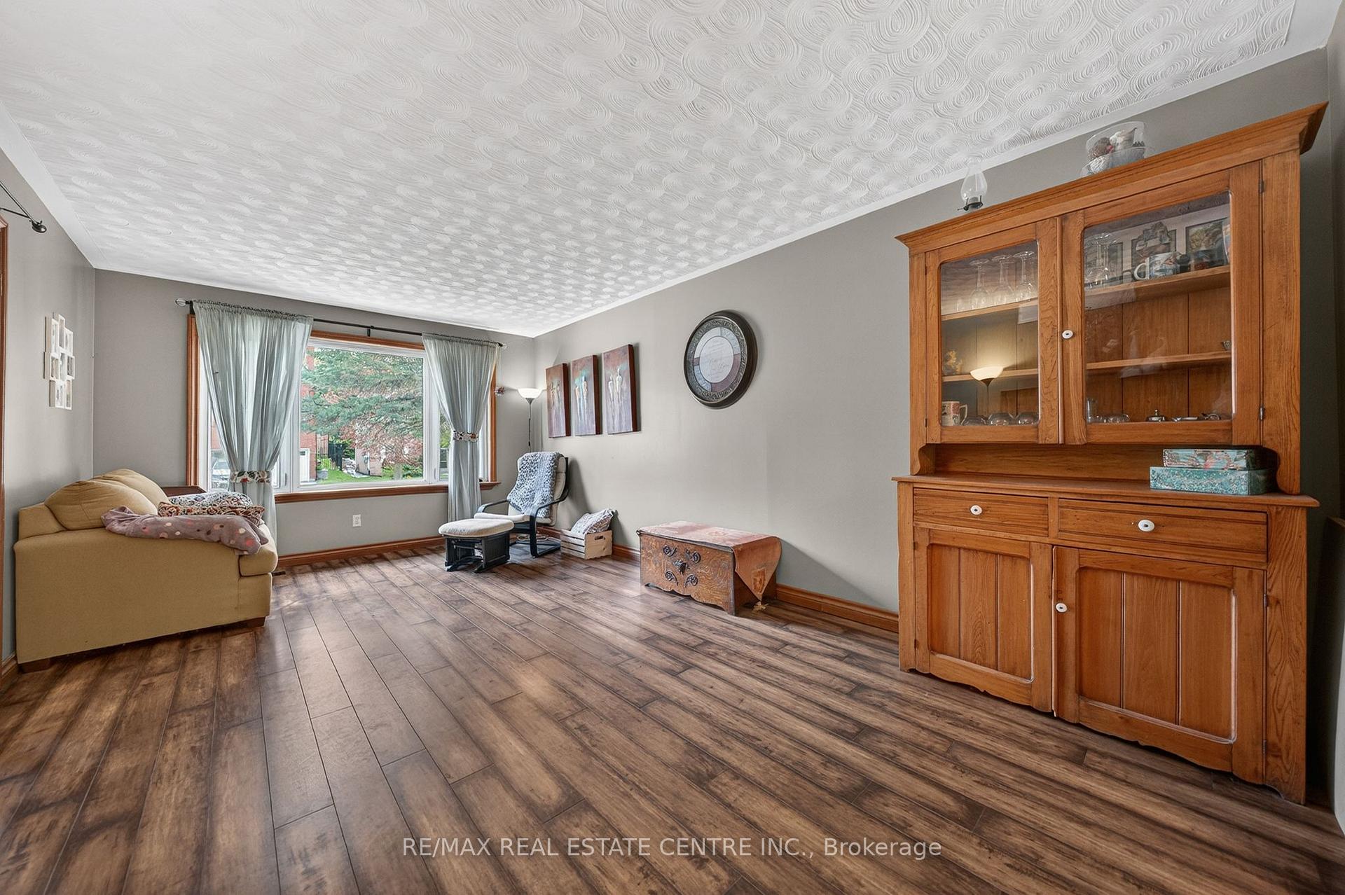 Photo 8 of 86 Chimney Hill Drive, Cambridge, Sheldon-Conestoga — HOMEH