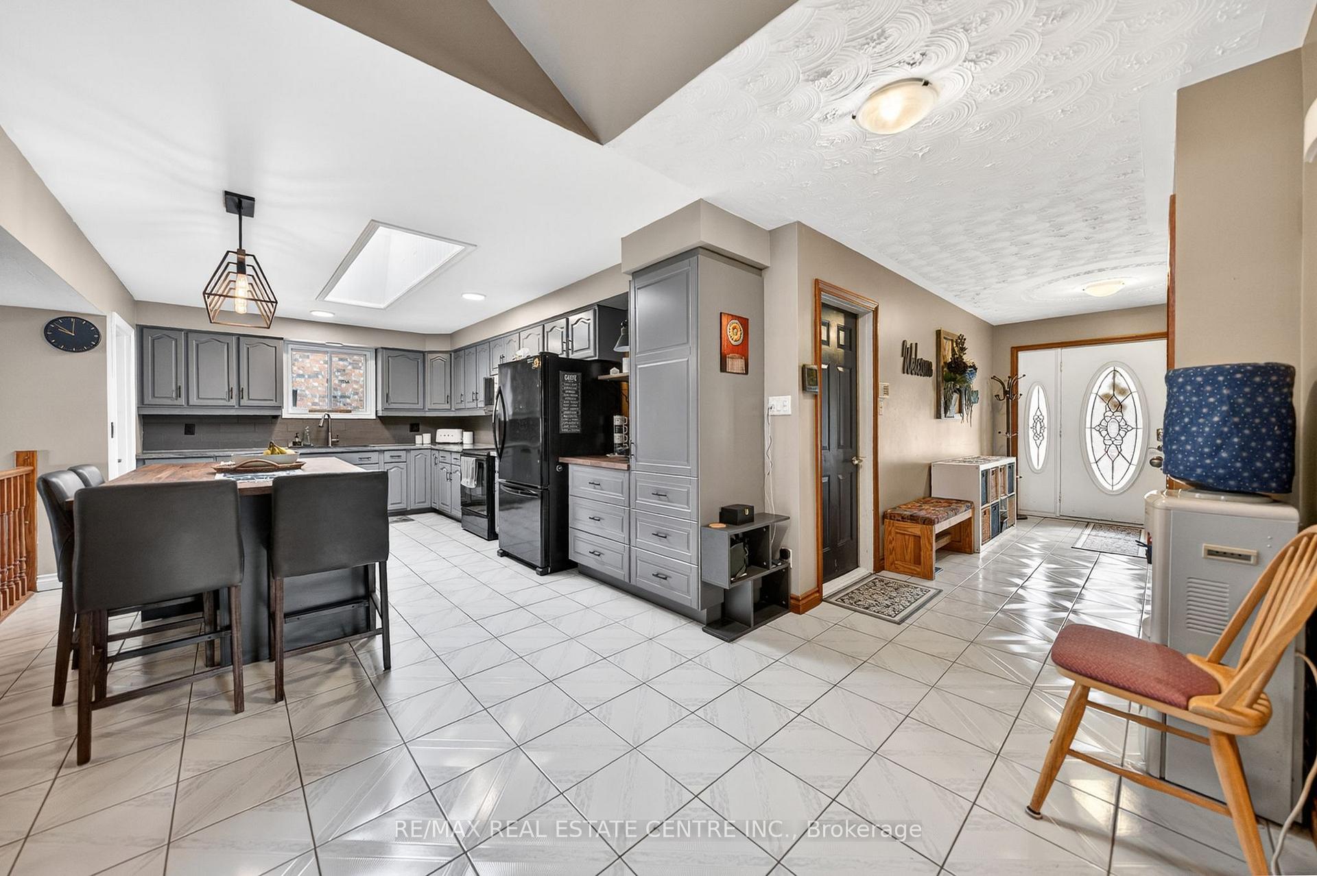 Photo 13 of 86 Chimney Hill Drive, Cambridge, Sheldon-Conestoga — HOMEH
