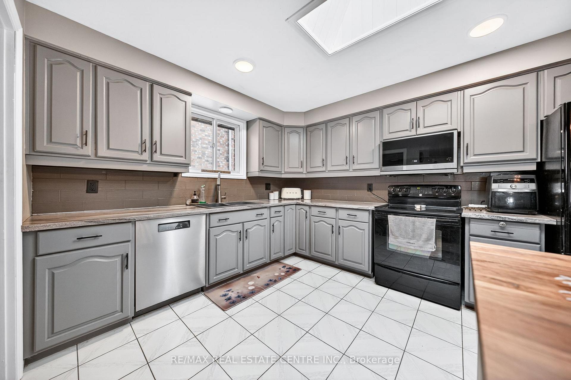 Photo 15 of 86 Chimney Hill Drive, Cambridge, Sheldon-Conestoga — HOMEH