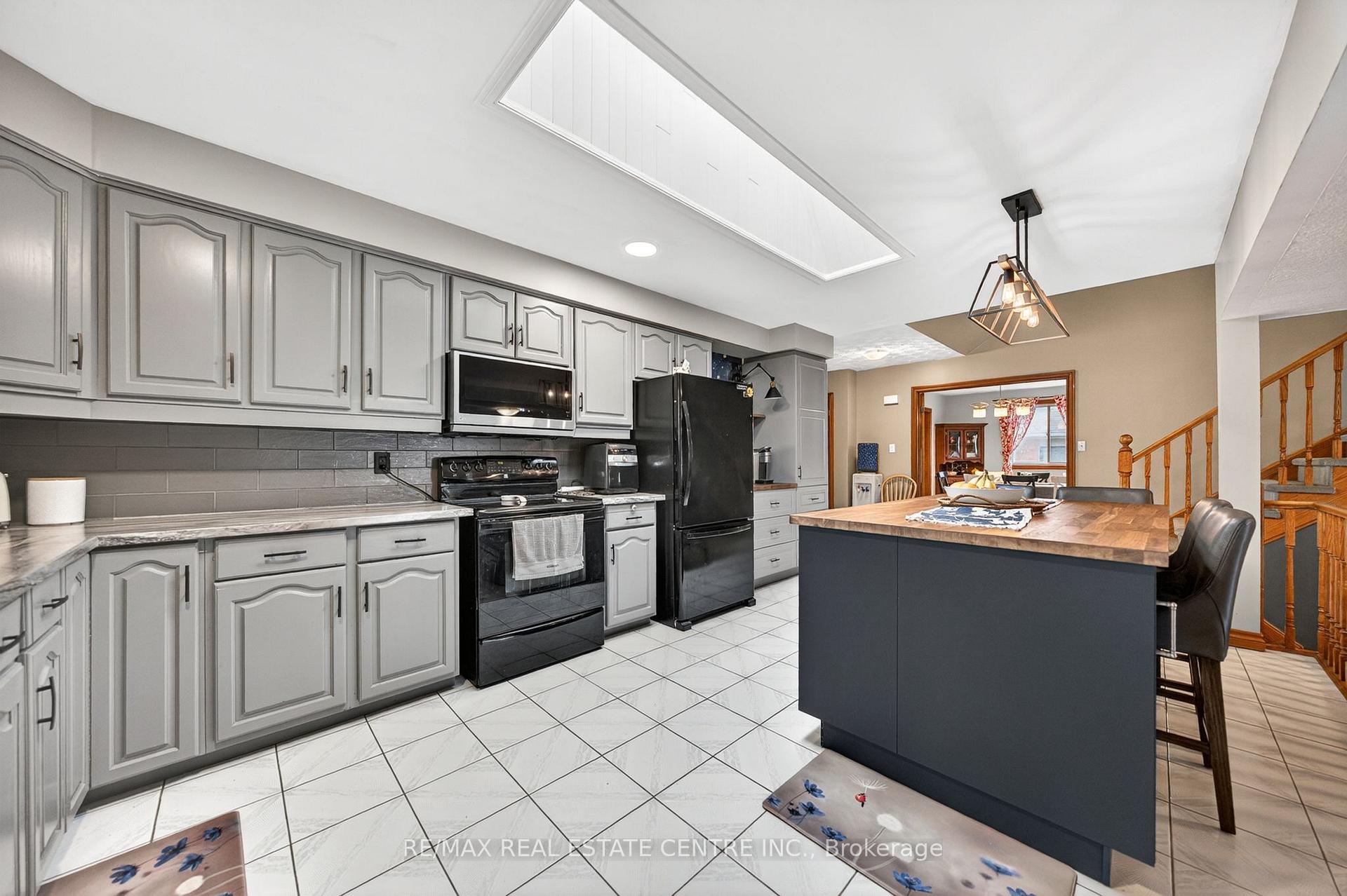 Photo 16 of 86 Chimney Hill Drive, Cambridge, Sheldon-Conestoga — HOMEH