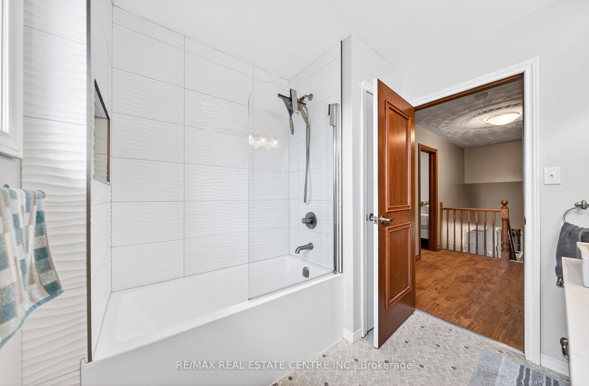 Photo 29 of 86 Chimney Hill Drive, Cambridge, Sheldon-Conestoga — HOMEH