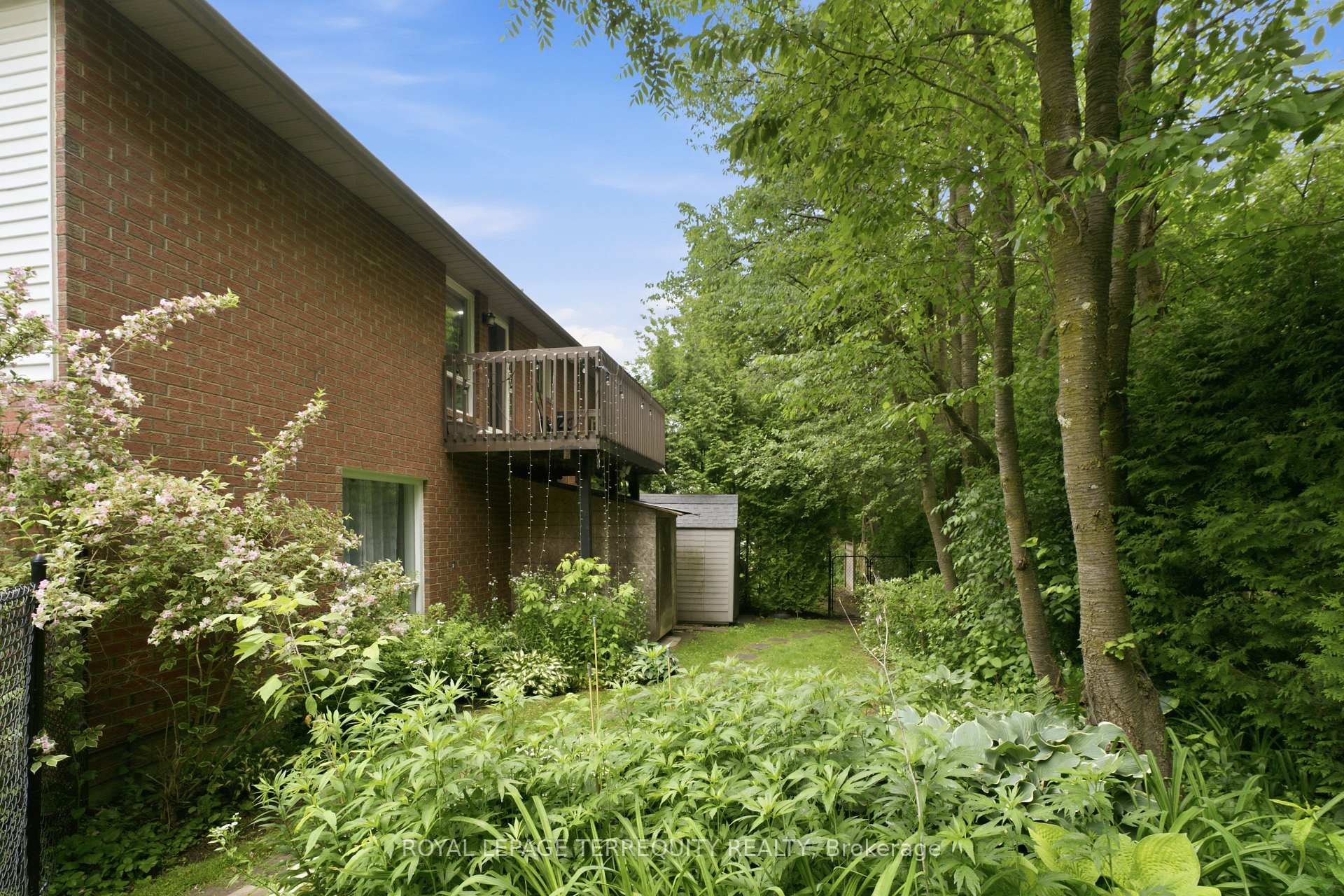 Photo 3 of 48 Borland Court, Clarington, Bowmanville — HOMEH