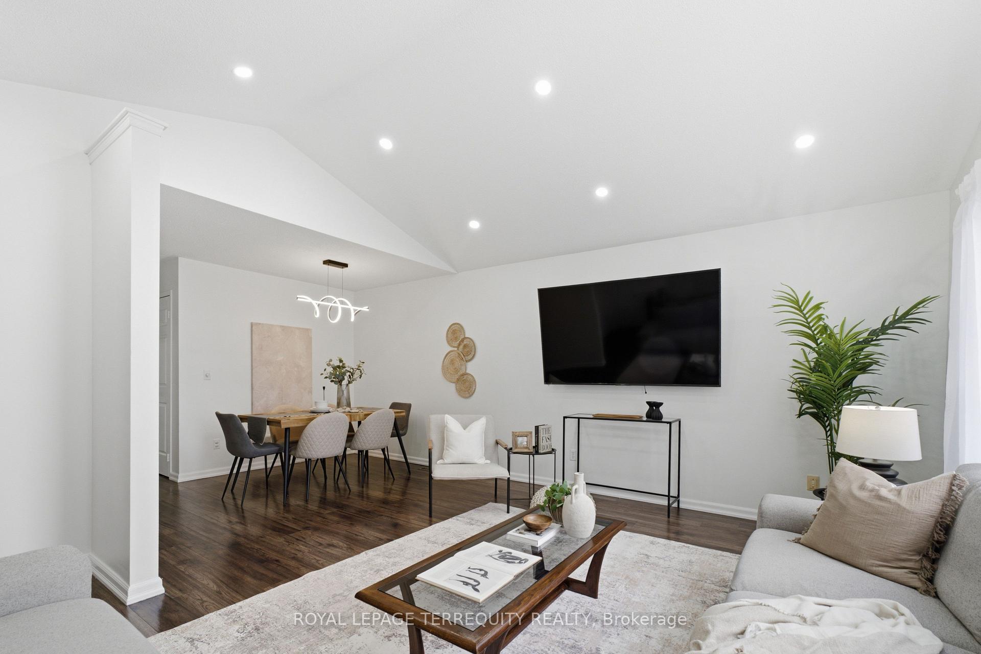 Photo 10 of 48 Borland Court, Clarington, Bowmanville — HOMEH