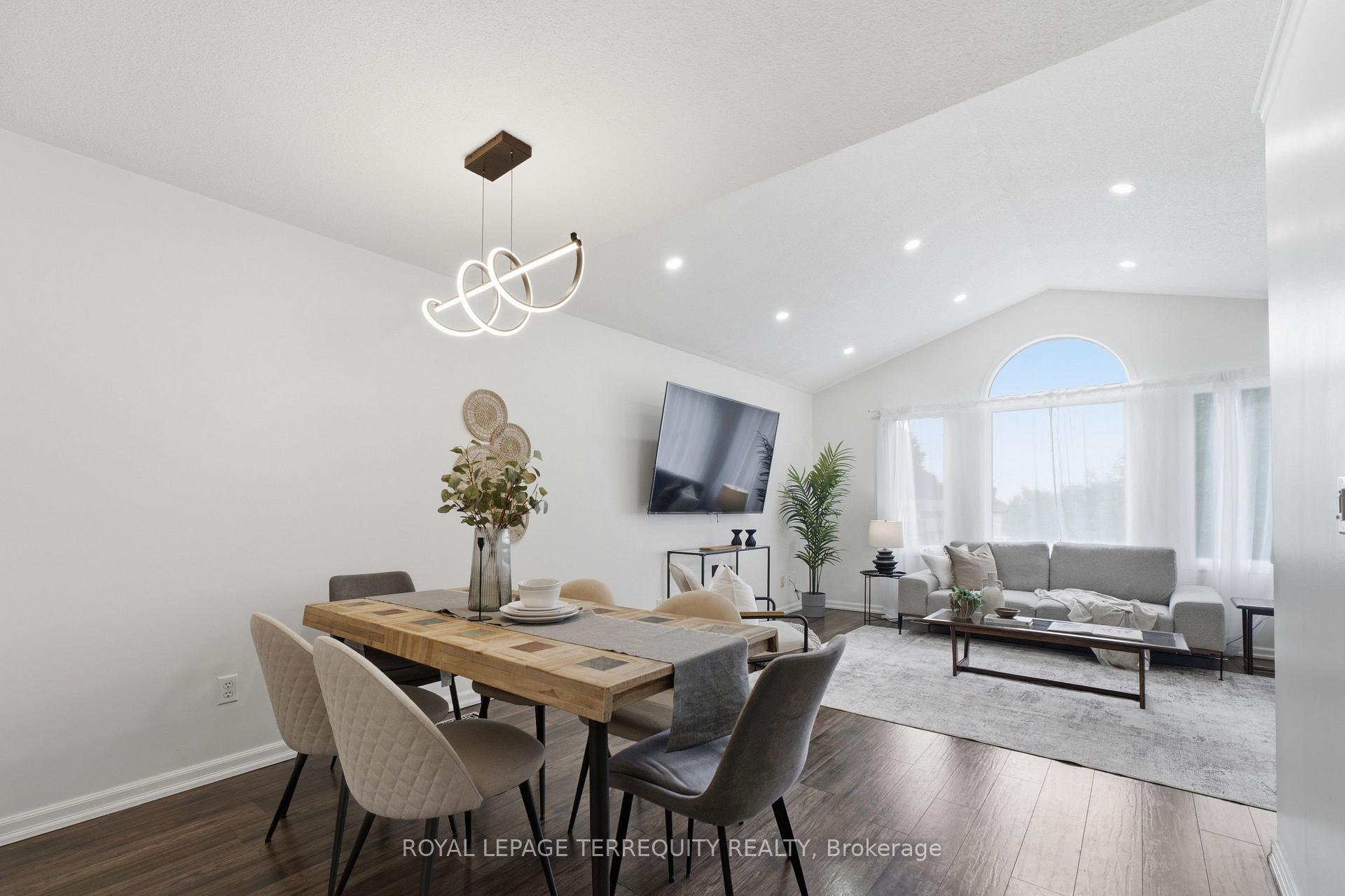 Photo 11 of 48 Borland Court, Clarington, Bowmanville — HOMEH