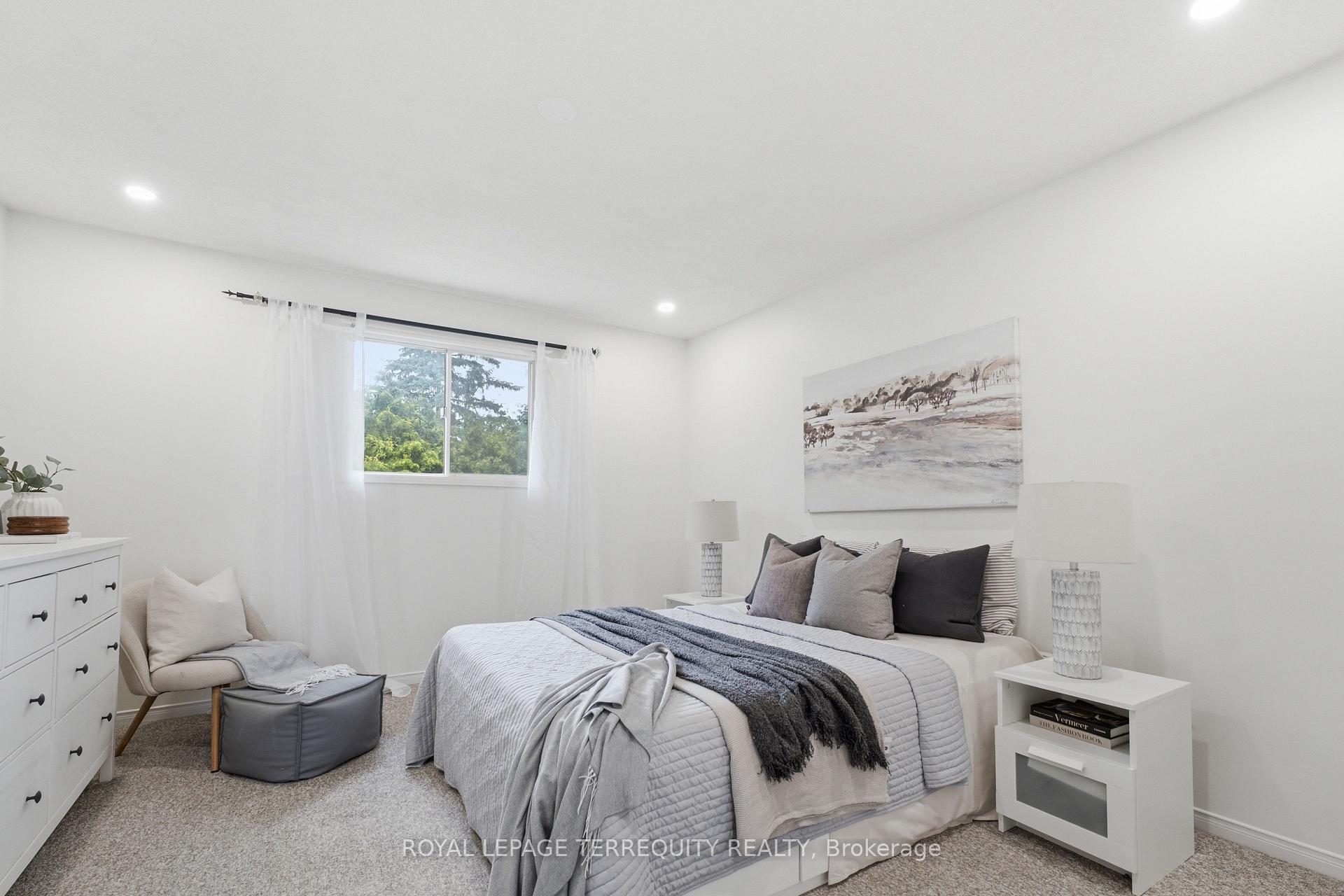 Photo 16 of 48 Borland Court, Clarington, Bowmanville — HOMEH