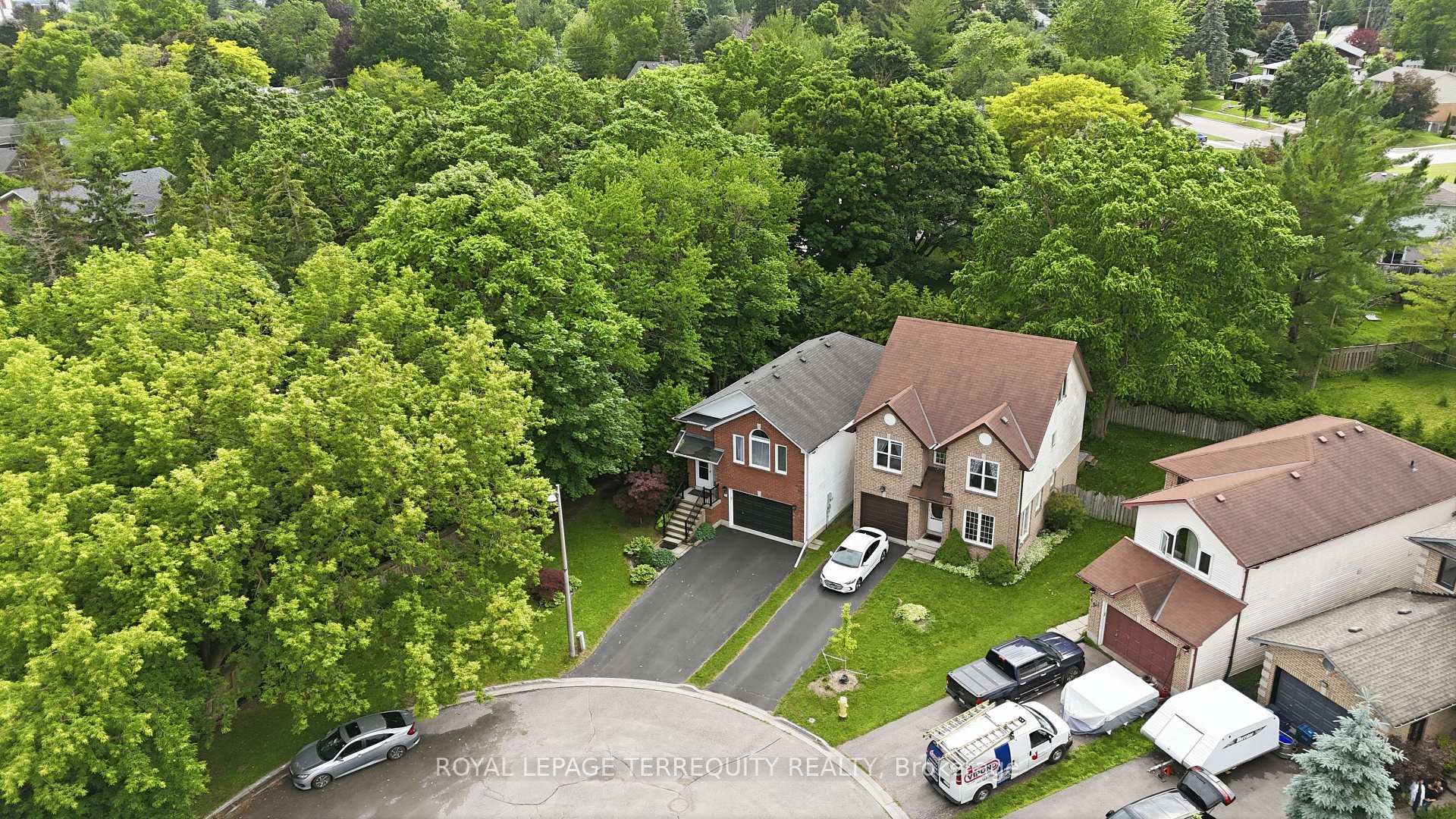 Photo 22 of 48 Borland Court, Clarington, Bowmanville — HOMEH