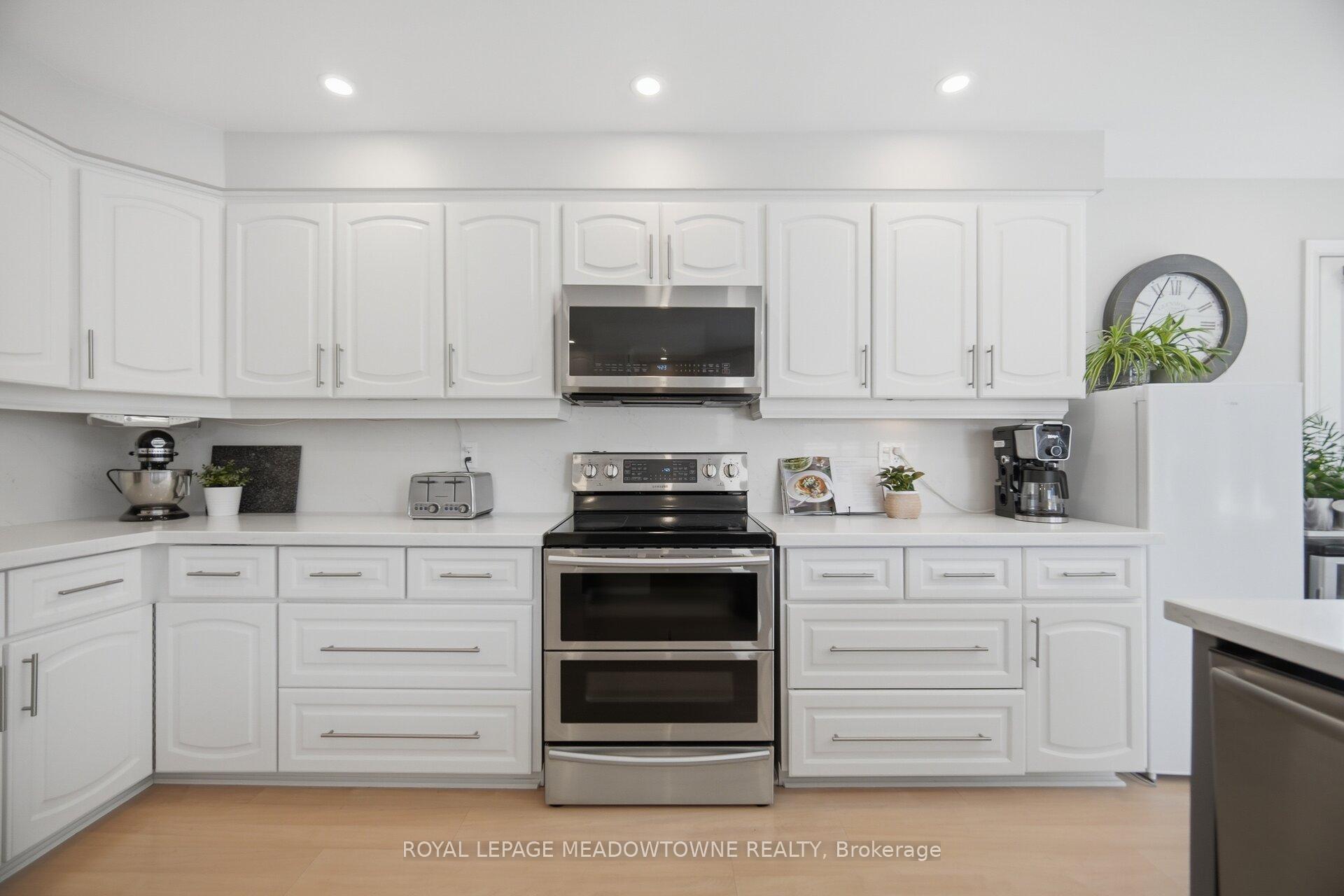 Photo 17 of 913 Maple Avenue, Milton, Dorset Park — HOMEH