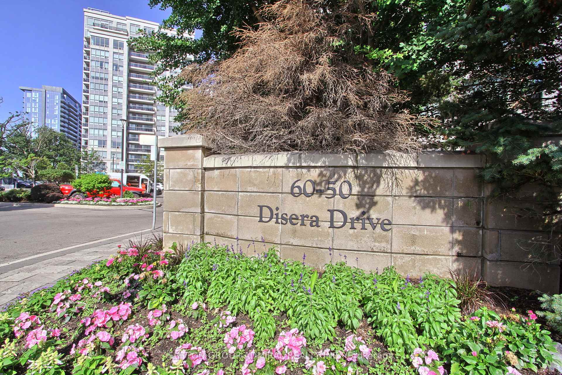 Photo 2 of Unit 905, 50 Disera Drive, Vaughan, Beverley Glen — HOMEH