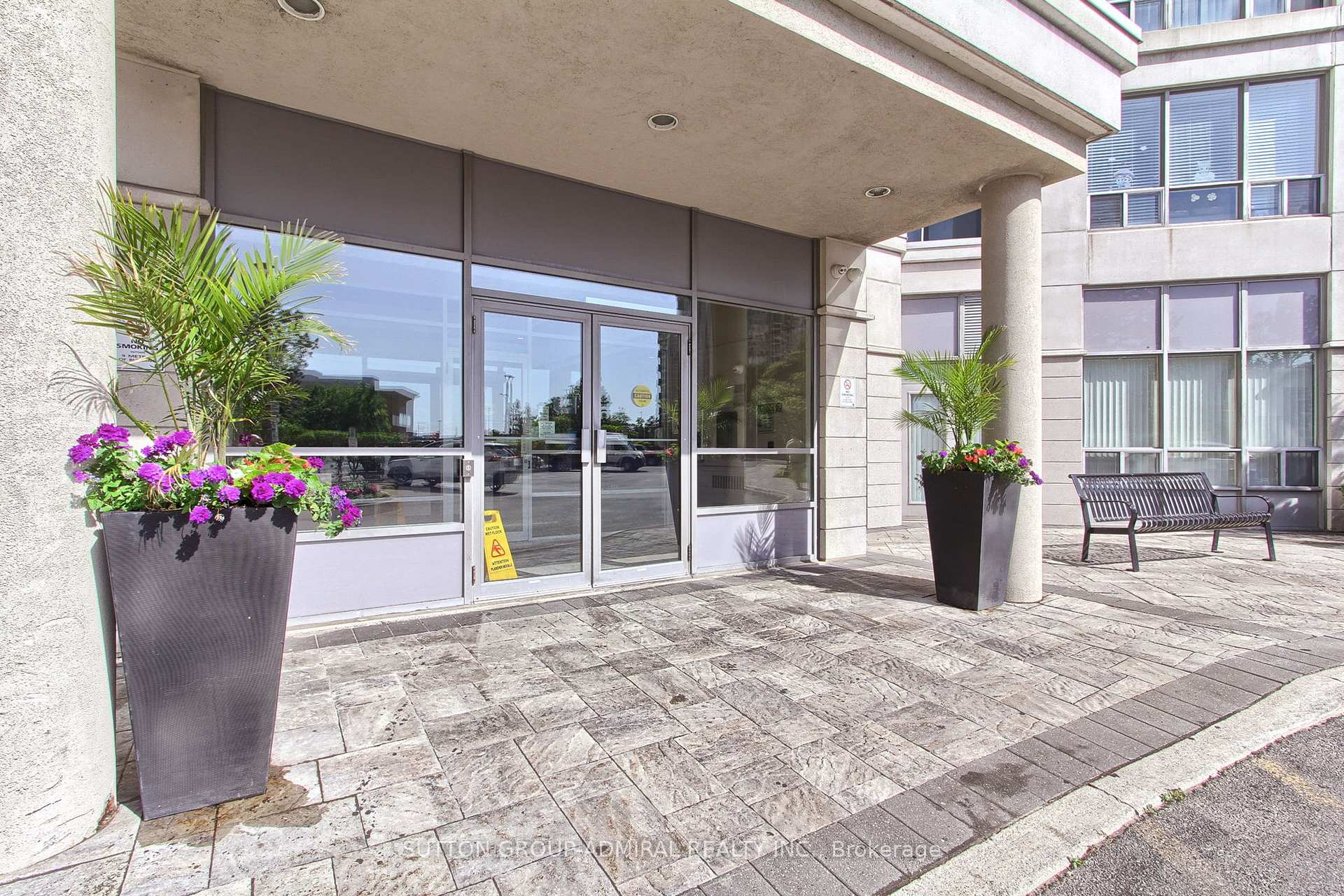 Photo 3 of Unit 905, 50 Disera Drive, Vaughan, Beverley Glen — HOMEH