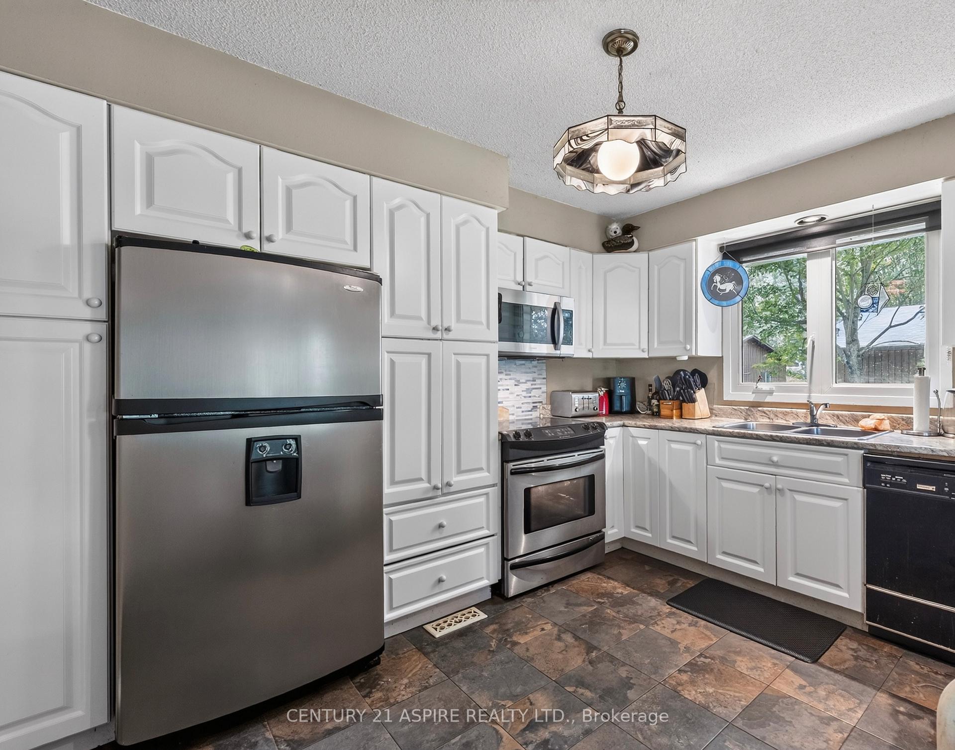 Photo 5 of 324 Rantz Road, Petawawa, Petawawa — HOMEH