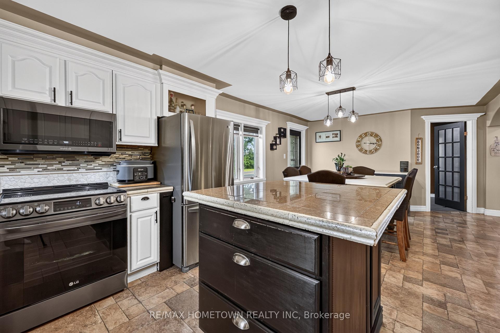 Photo 13 of 9142 County Rd 6, Augusta, Augusta Twp — HOMEH