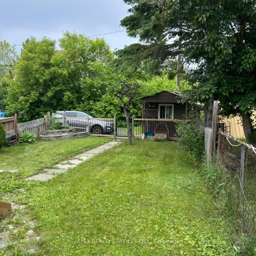 Photo 3 of 490 Van Norman, Thunder Bay, College Heights — HOMEH