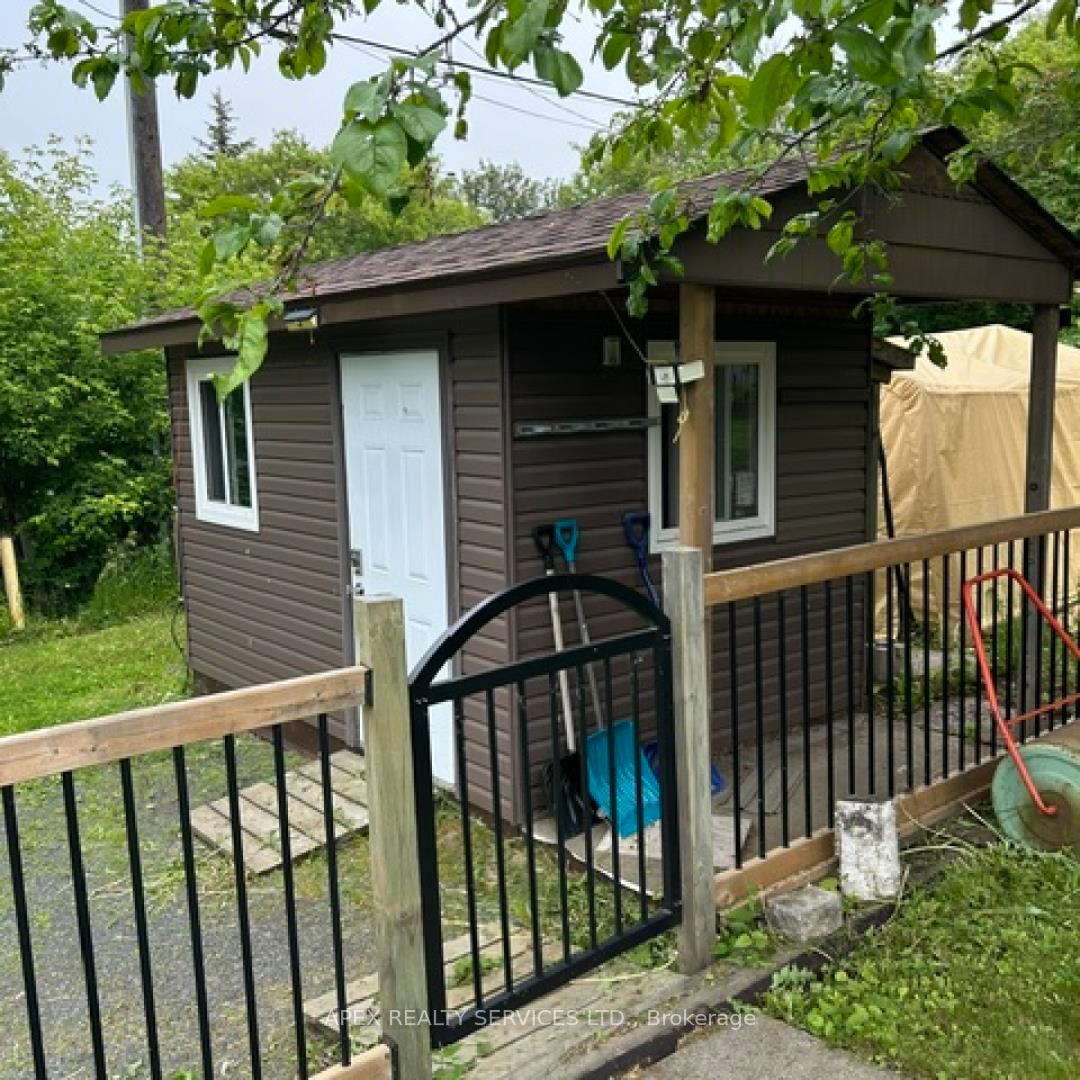 Photo 4 of 490 Van Norman, Thunder Bay, College Heights — HOMEH