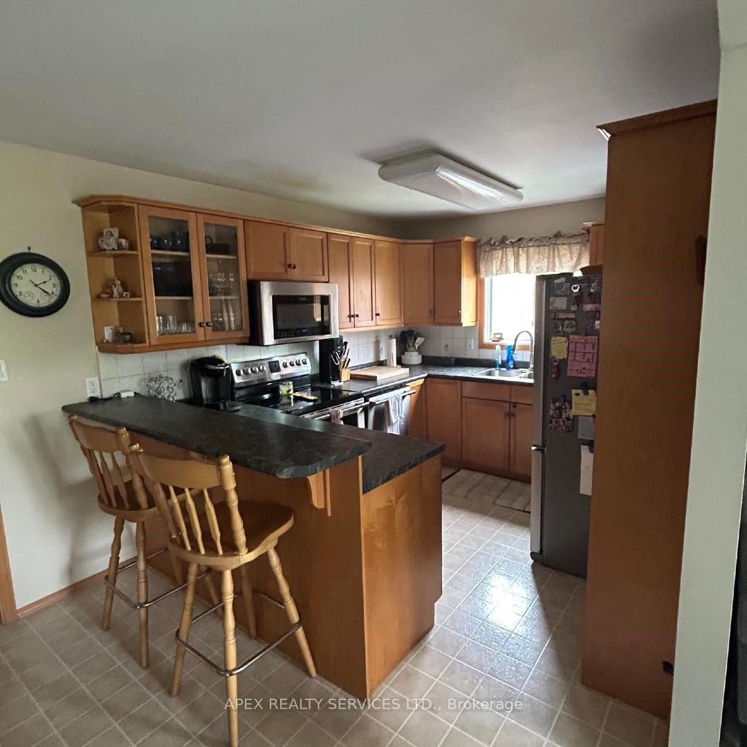 Photo 9 of 490 Van Norman, Thunder Bay, College Heights — HOMEH